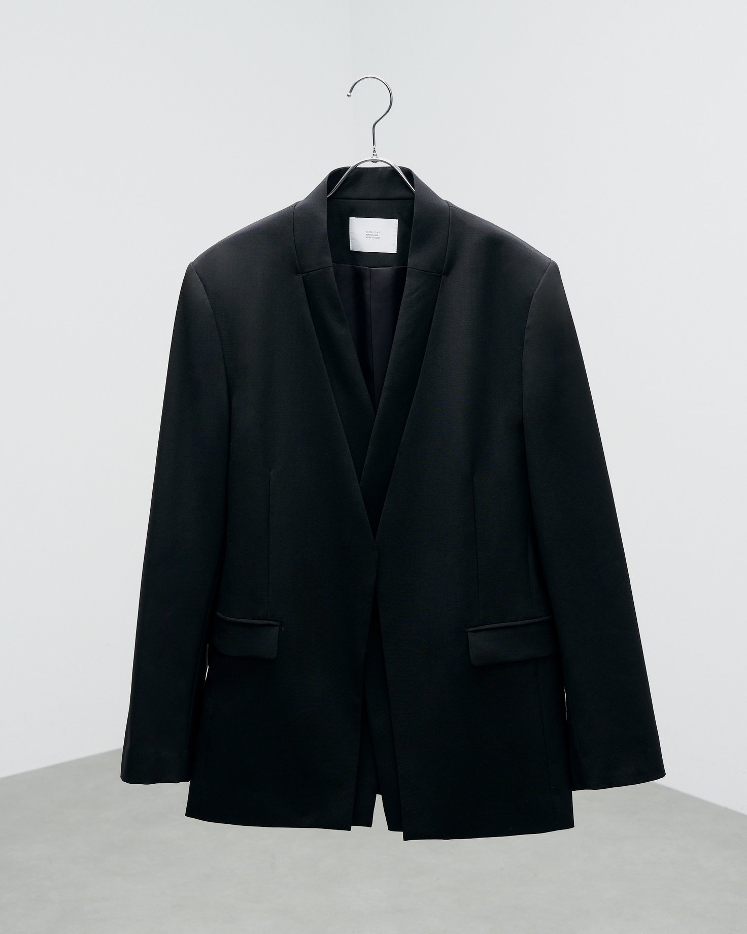 ハトラのノーカラージャケット