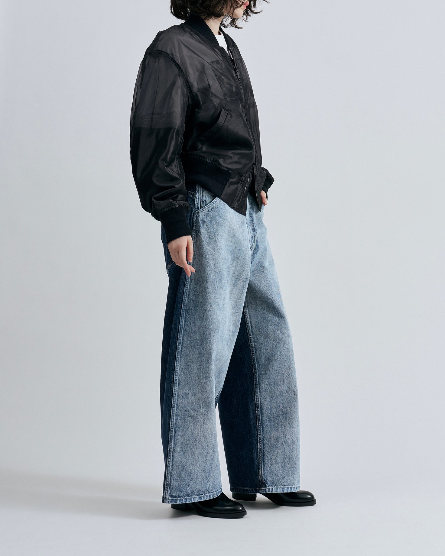 「ターク」のMA-1を着たモデル