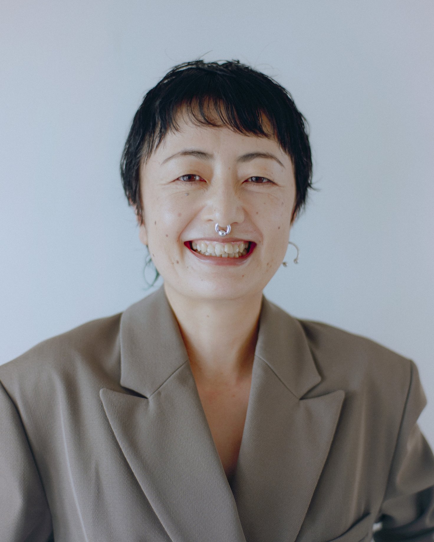 ファッションエディター 栗山愛以とエンポリオ アルマーニ
