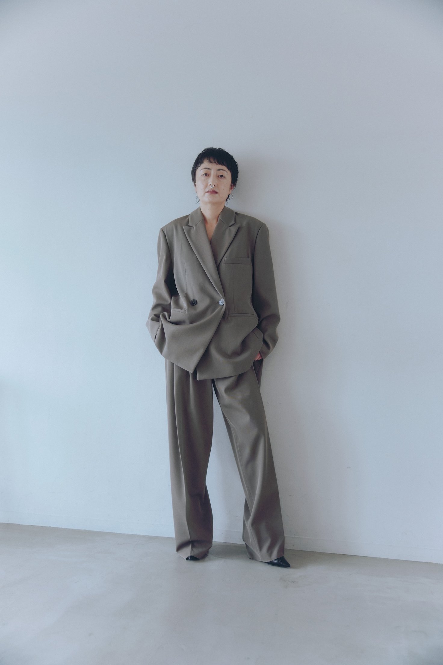 ファッションエディター 栗山愛以とエンポリオ アルマーニ