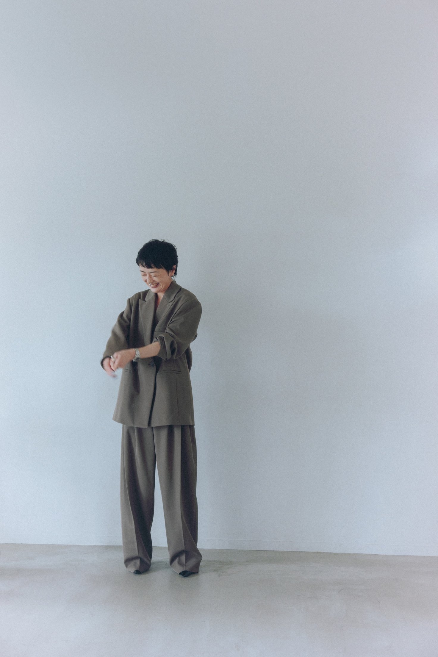 ファッションエディター 栗山愛以とエンポリオ アルマーニ