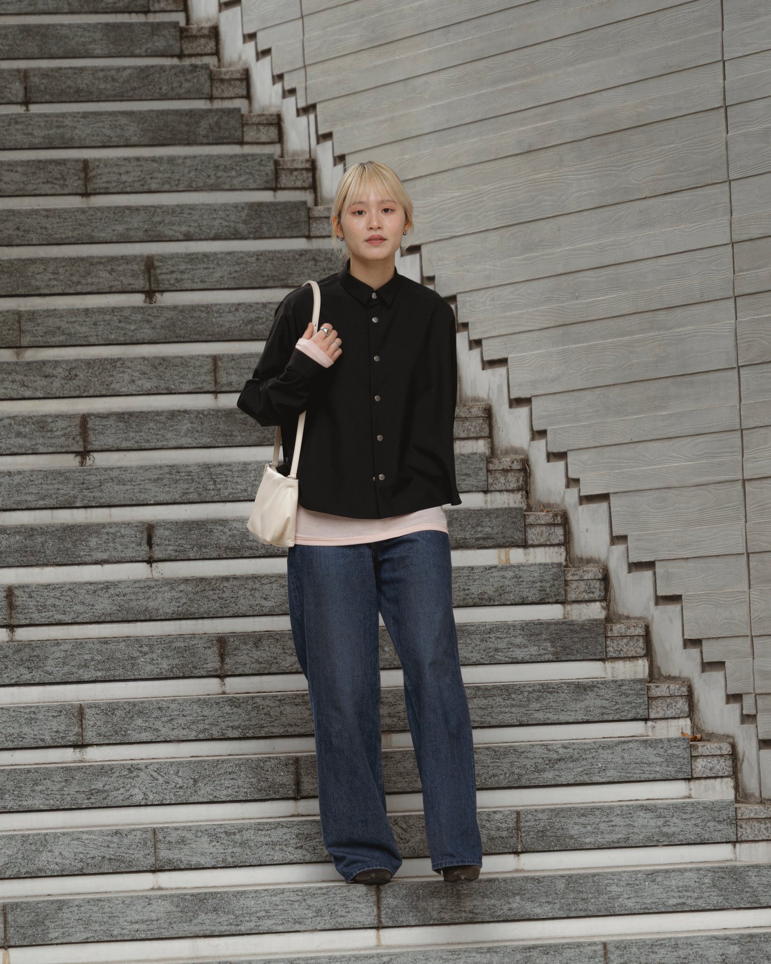 モデル：佐々木 彩音