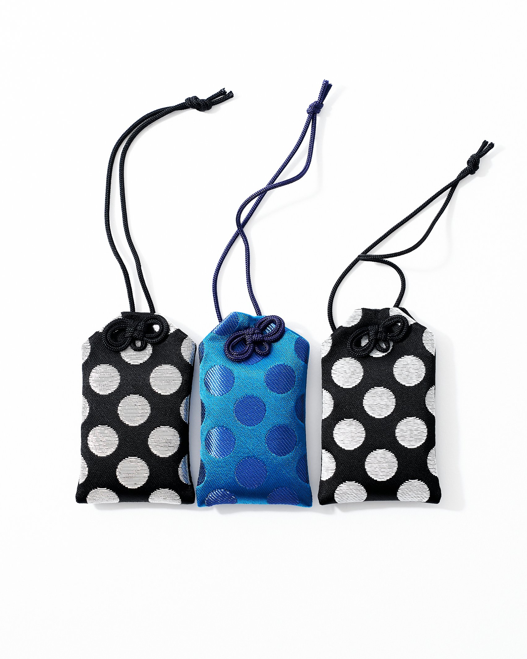 通称“ギャルソンお守り”