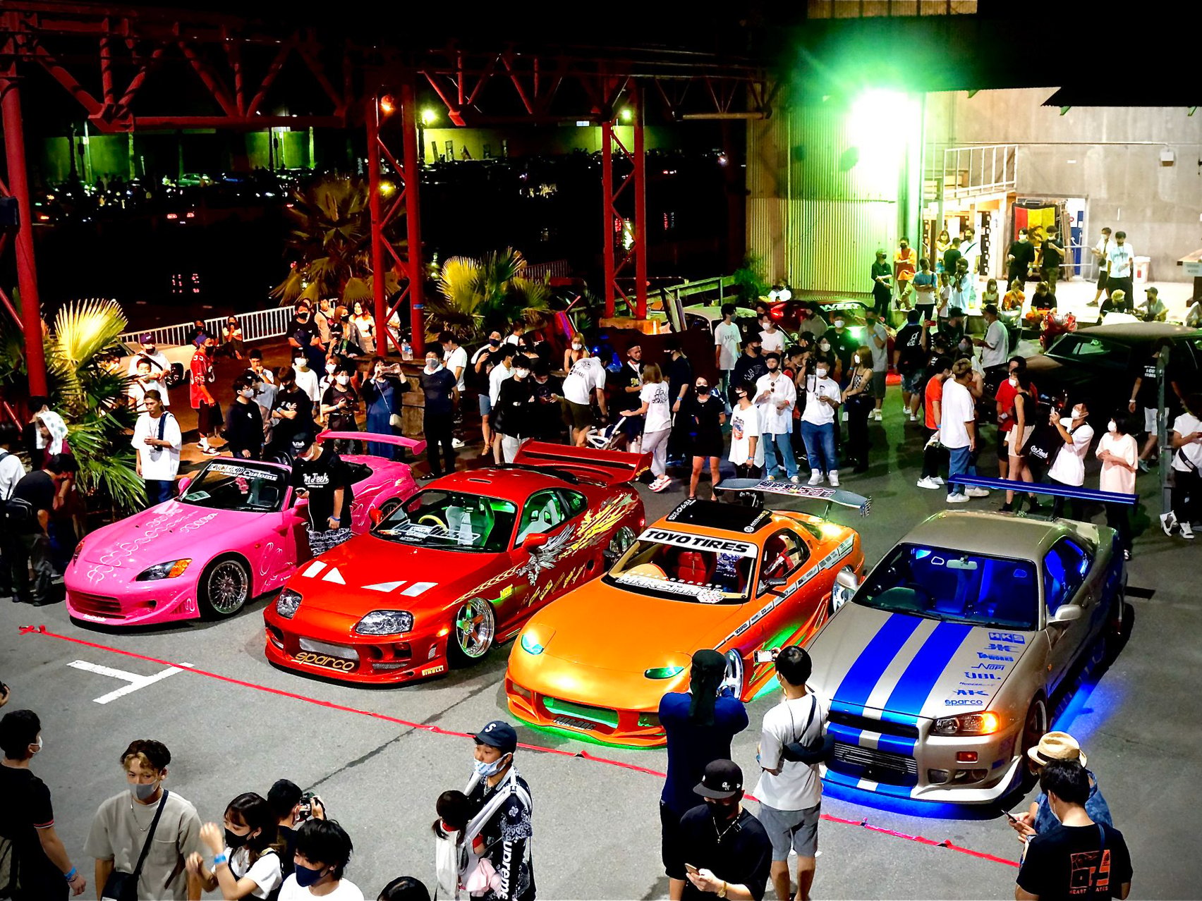 カーミーティング「06BASE」の会場風景