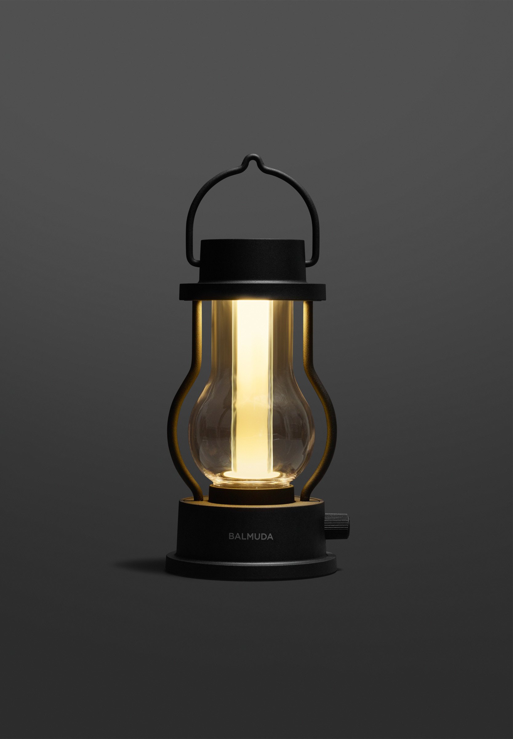 BALMUDA バルミューダ LEDランタン 美品 バルミューダ新製品はポータブルLEDランタン、10月に発売