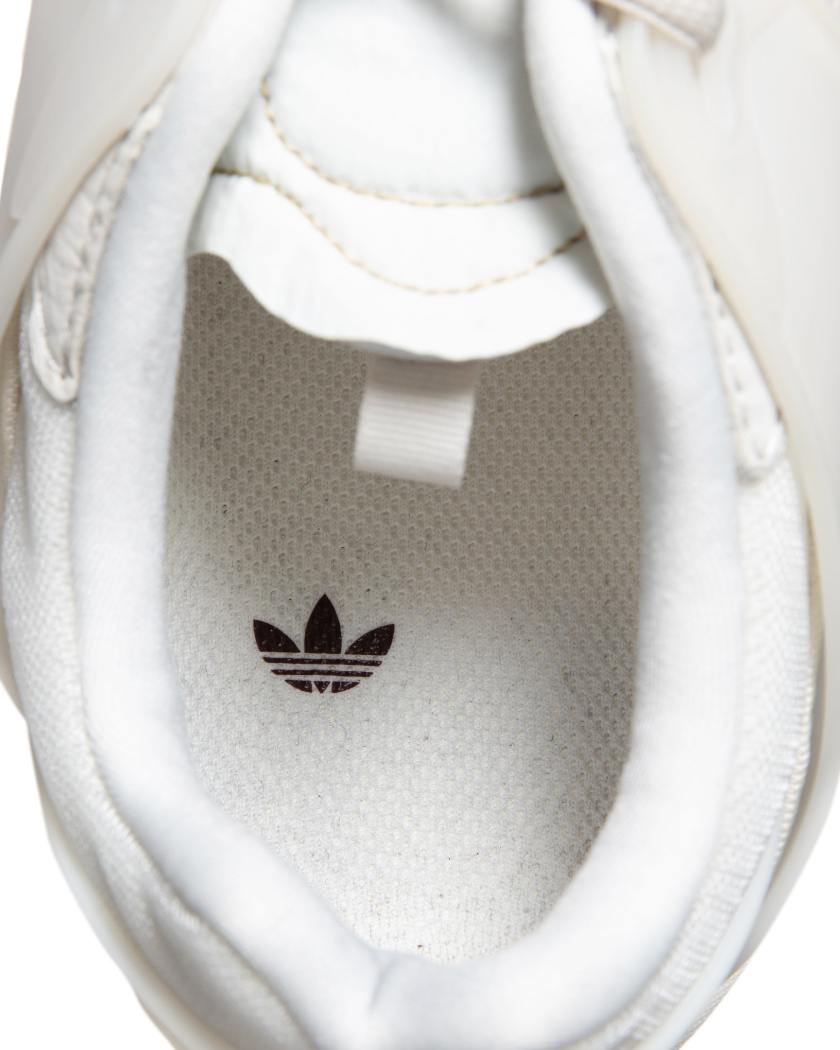 adidasとOAMCのコラボスニーカー