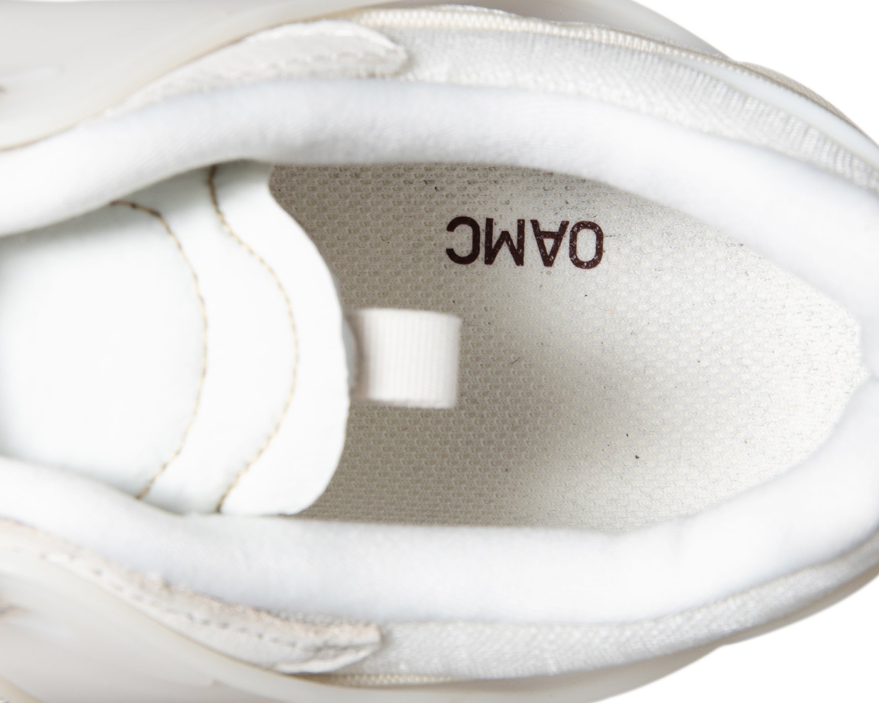 adidasとOAMCのコラボスニーカー