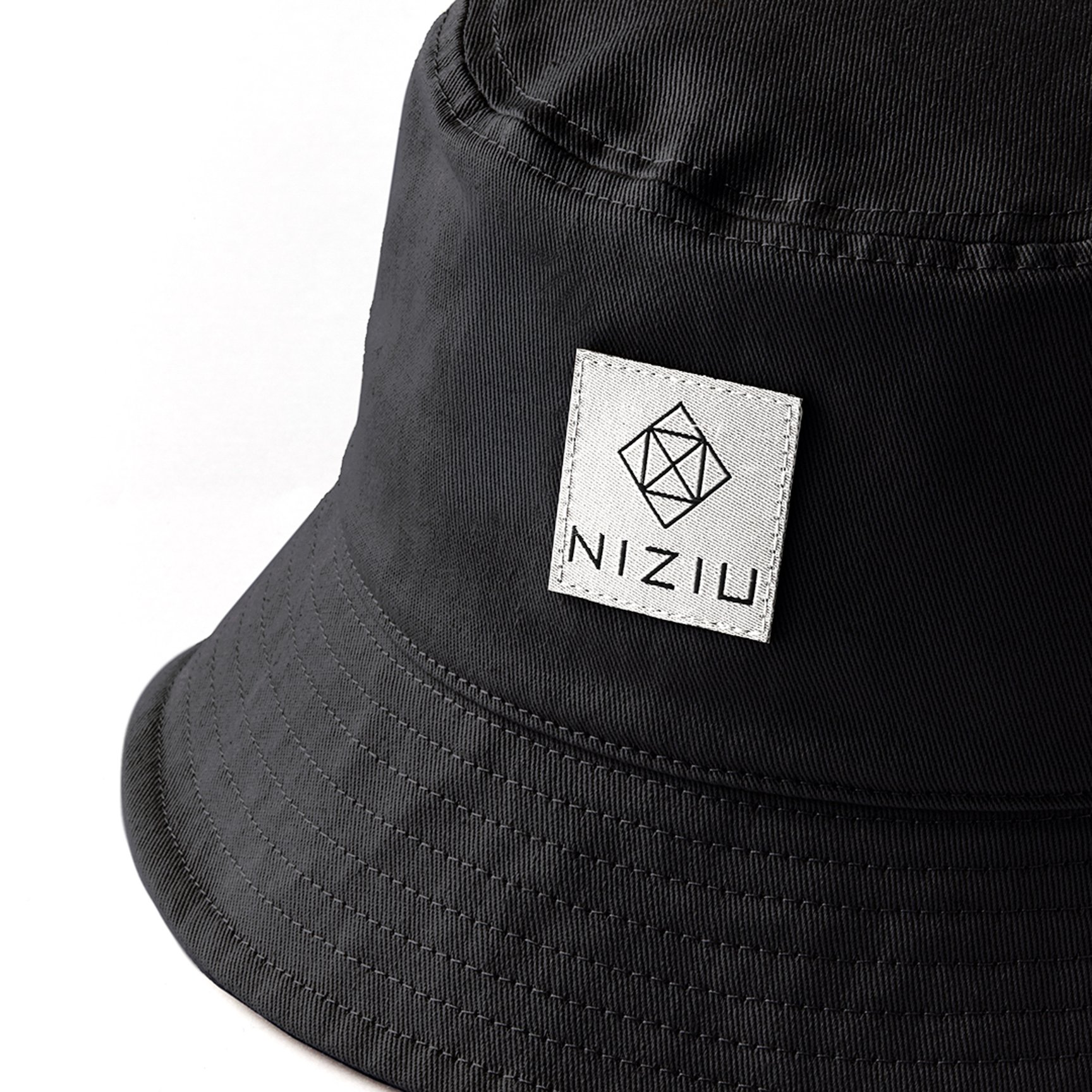 H＆M　NiziU