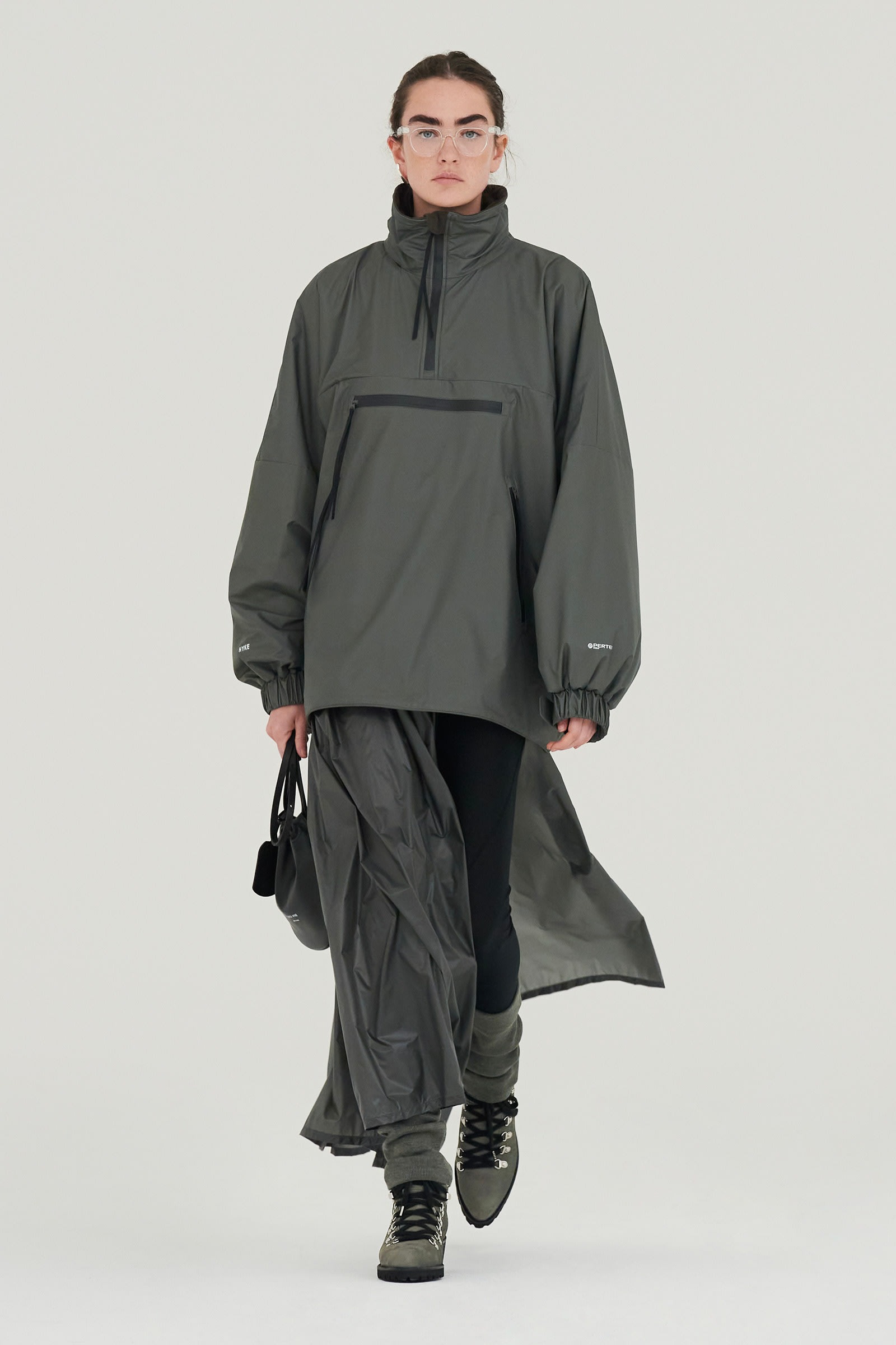 「HYKE」2021年秋冬コレクション