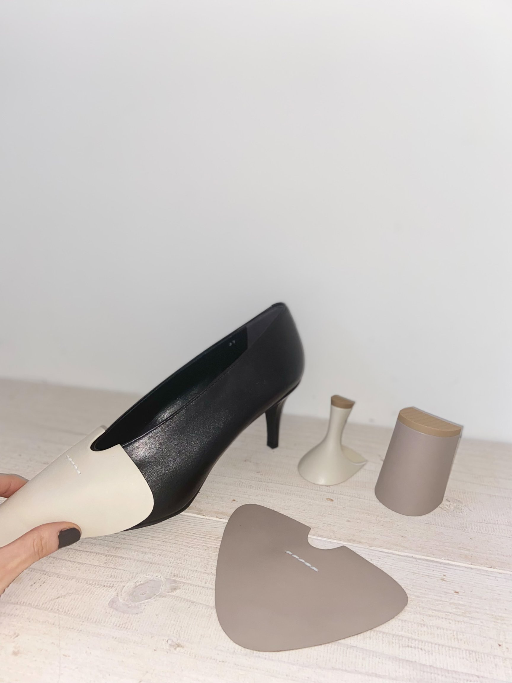 「サキアス」ポインテッドパンプス