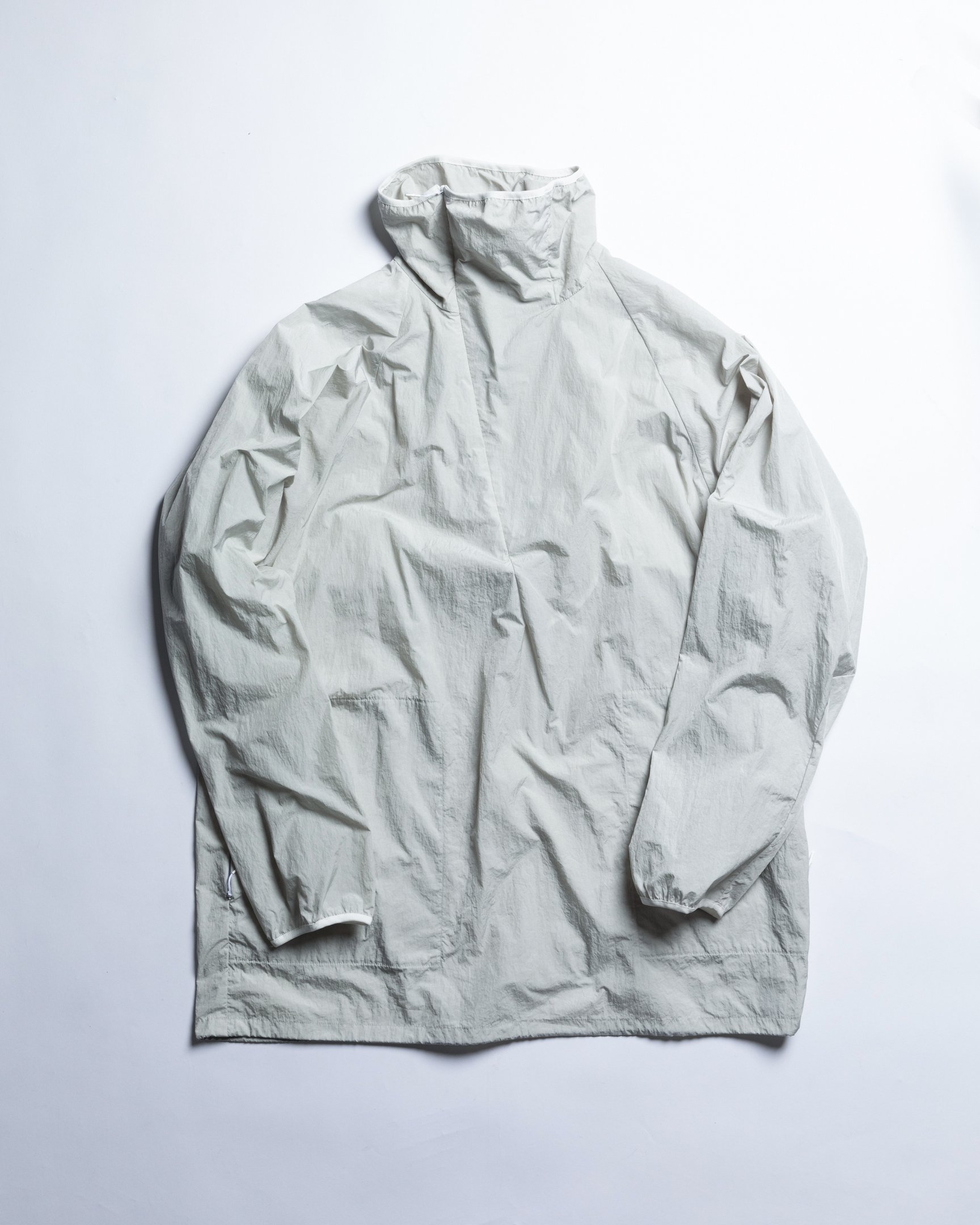 エイトン ナイロンジャケット