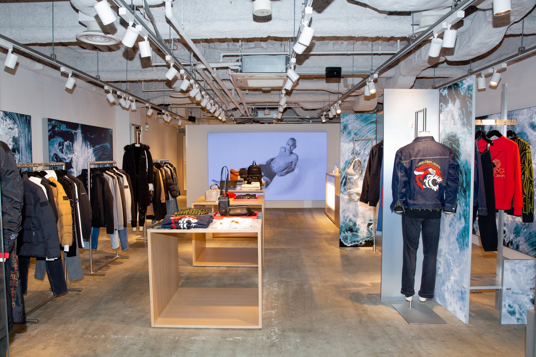 カルバン・クライン　原宿　新年