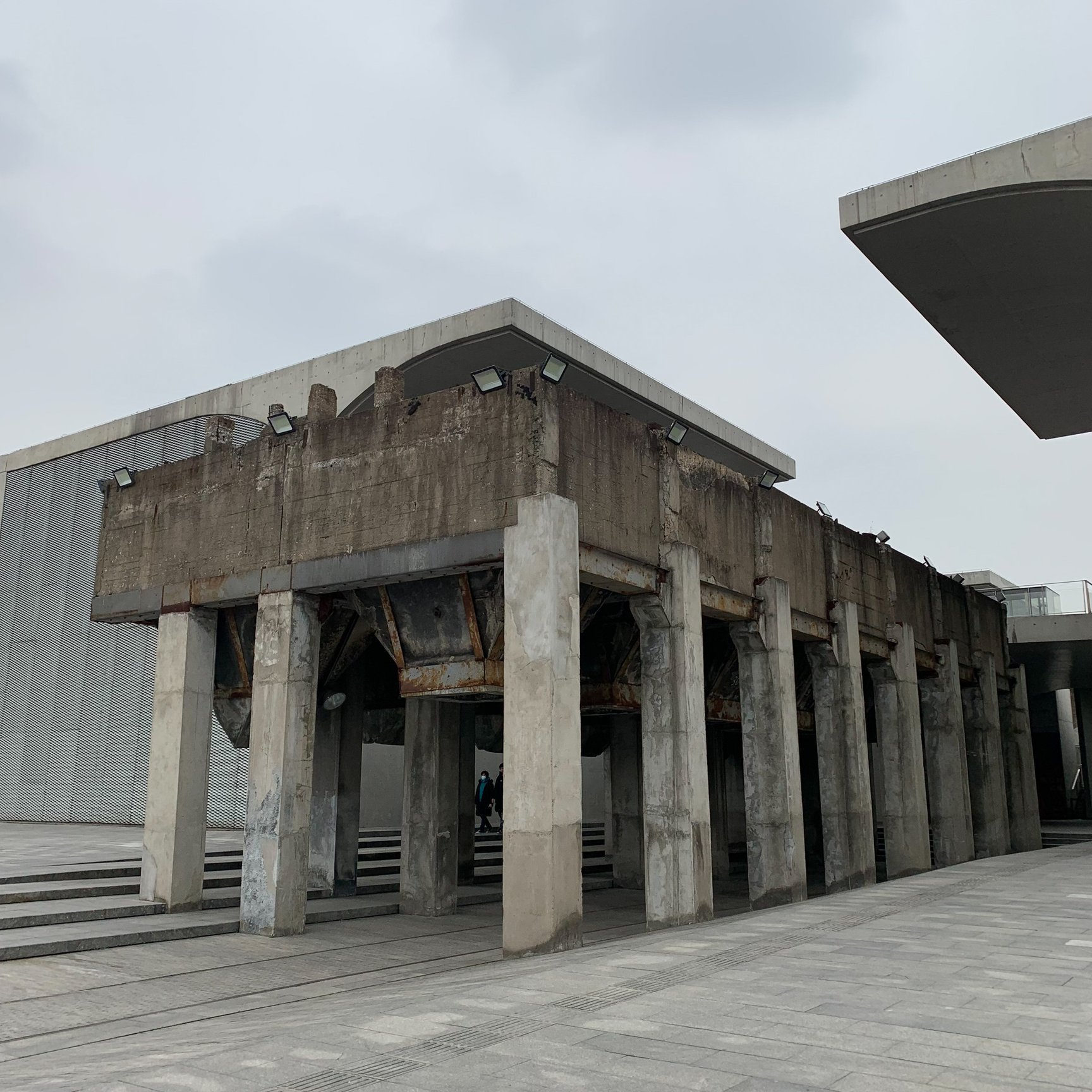 龍美術館の外観