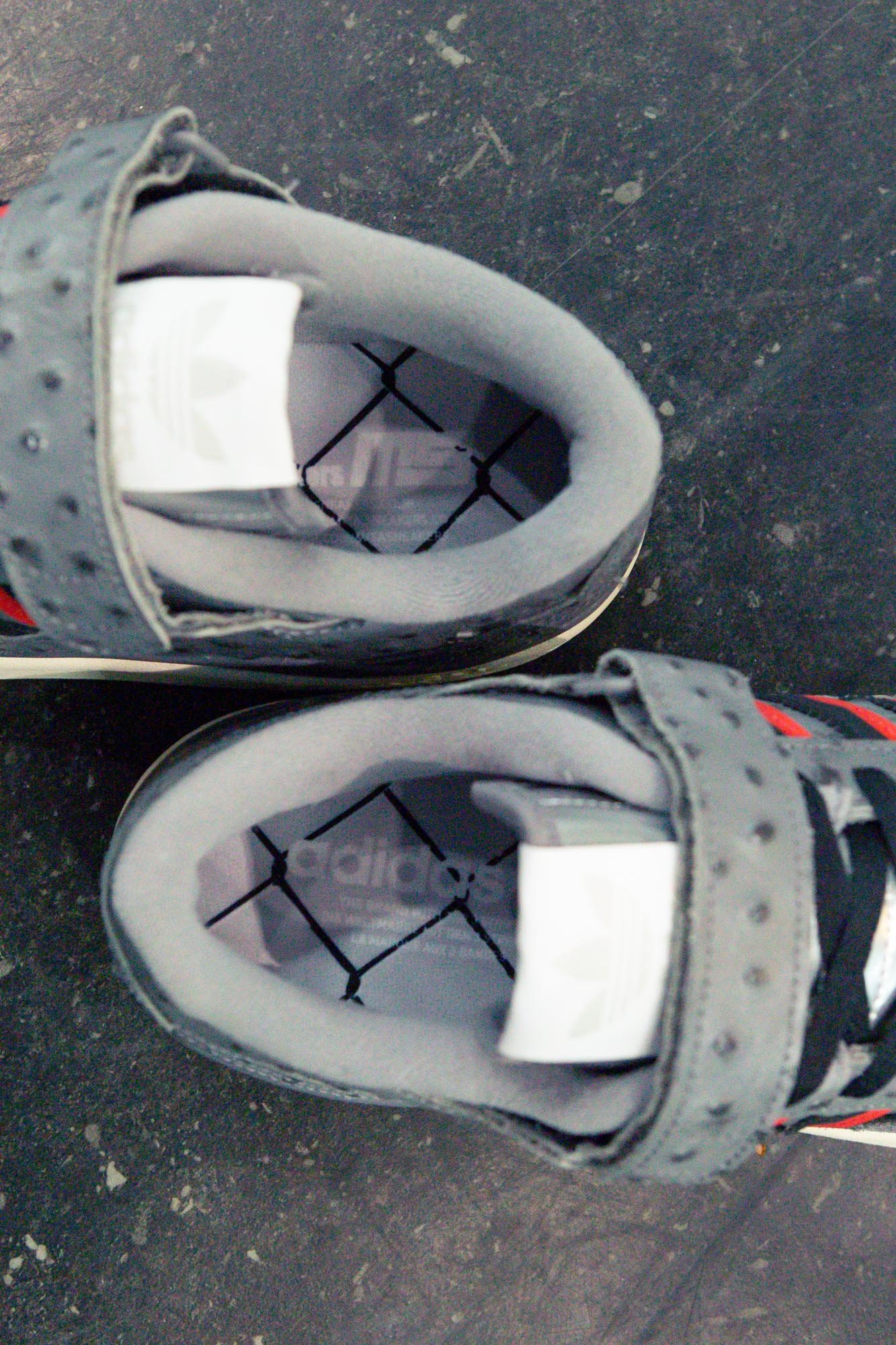 コラボグラフィックを配したインソール