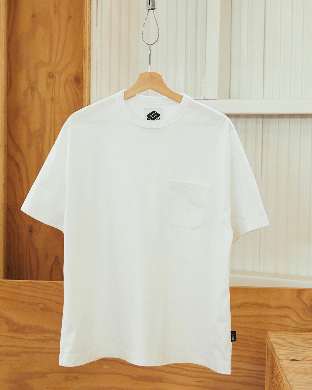 白のTシャツ