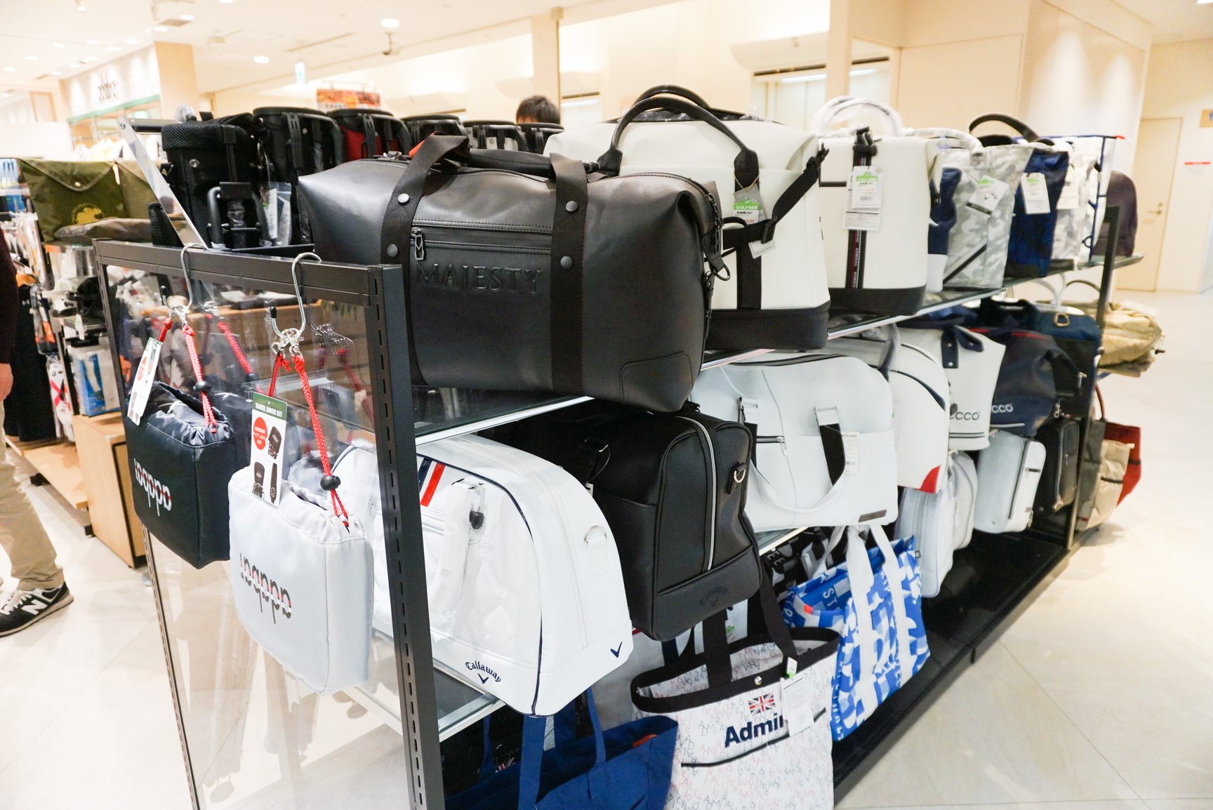 有賀園ゴルフ THE CLUBの売り場の様子