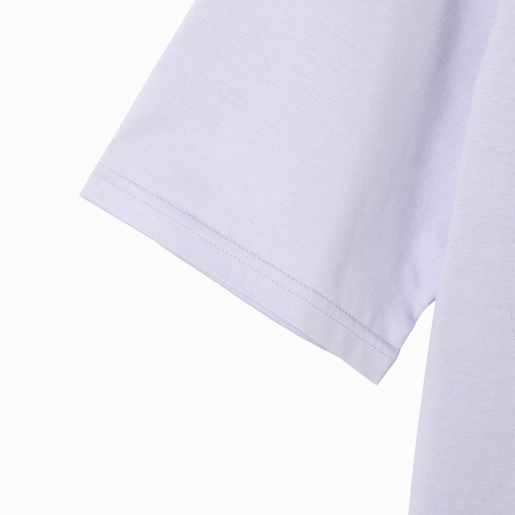 ハトラのラベンダーカラーのTシャツ