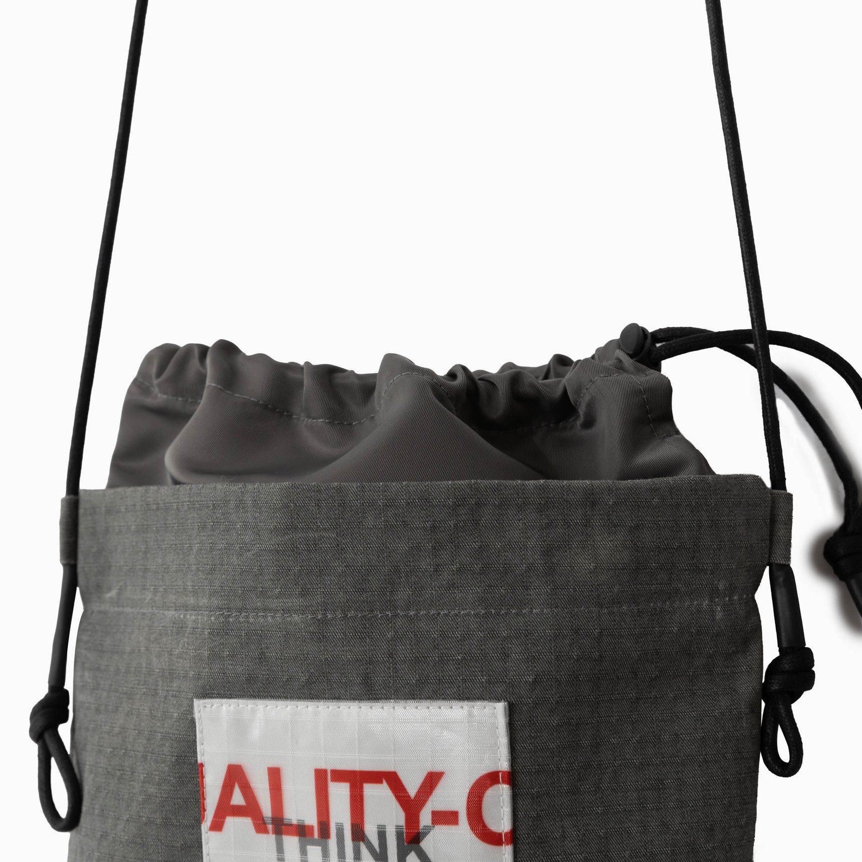 巾着型ポーチの開け口部分