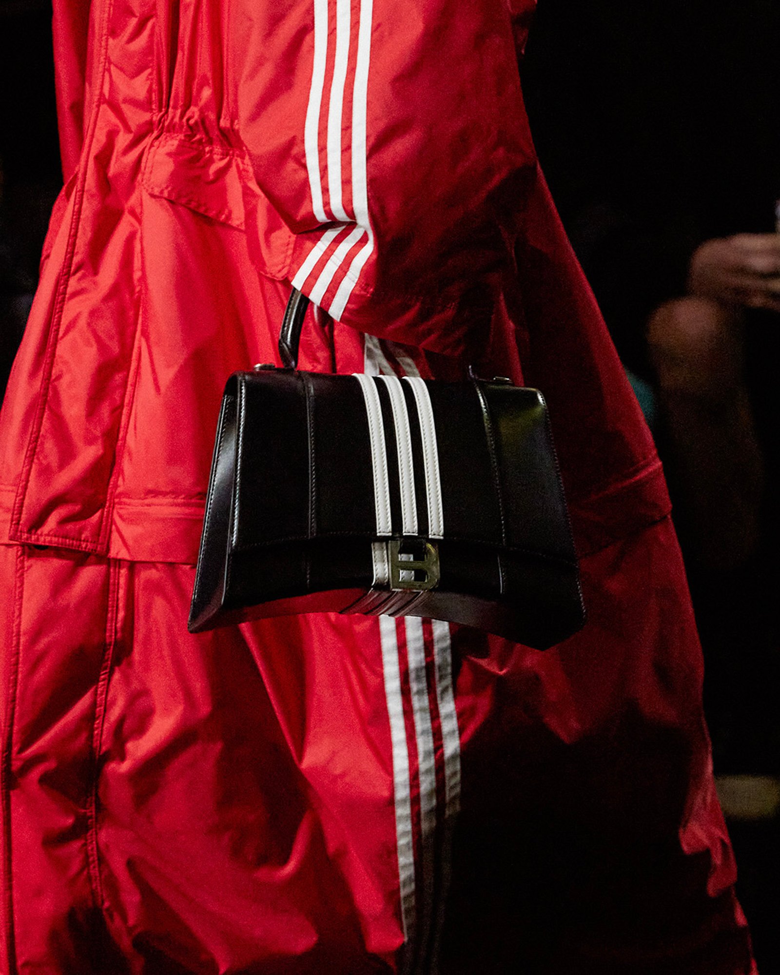 BALENCIAGAとadidas Originalsのコラボ