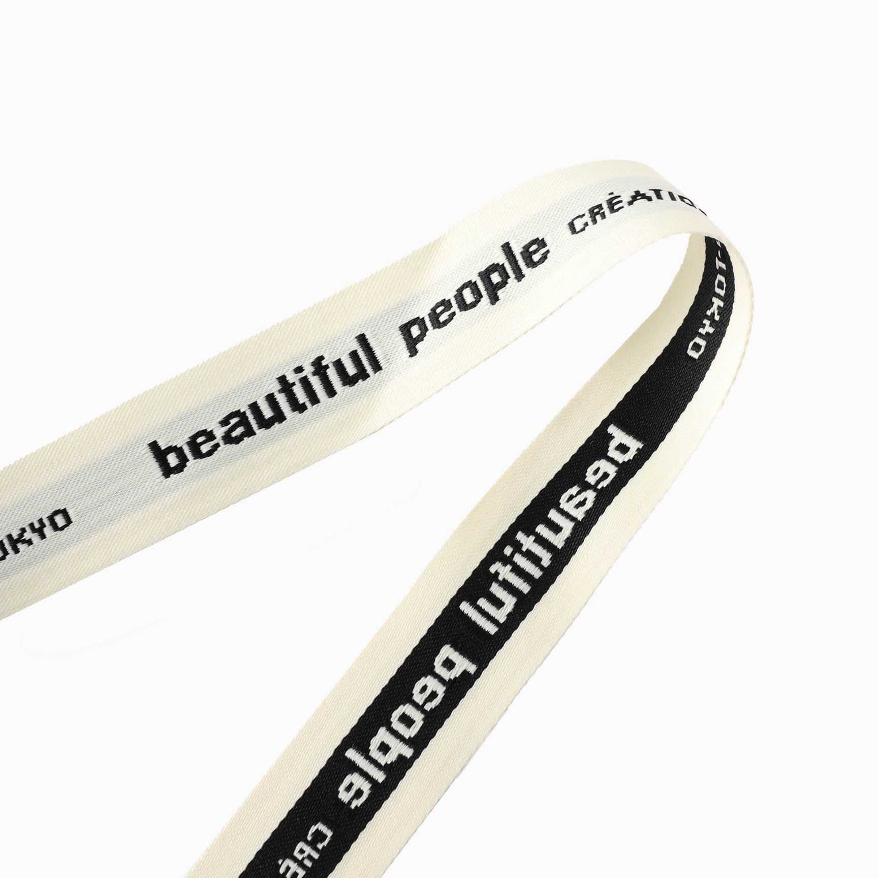 ショルダーバッグの紐の部分