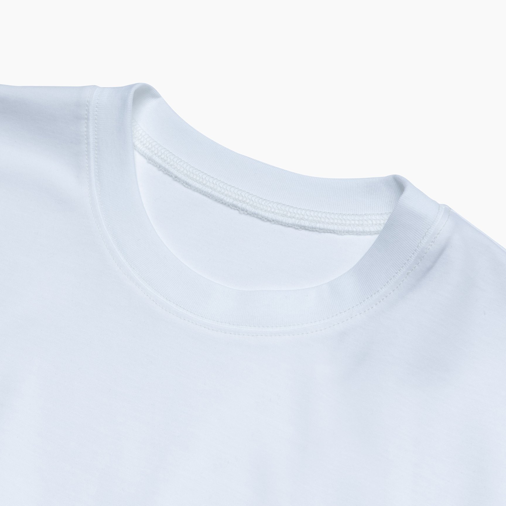 ウジョーの白Tシャツ
