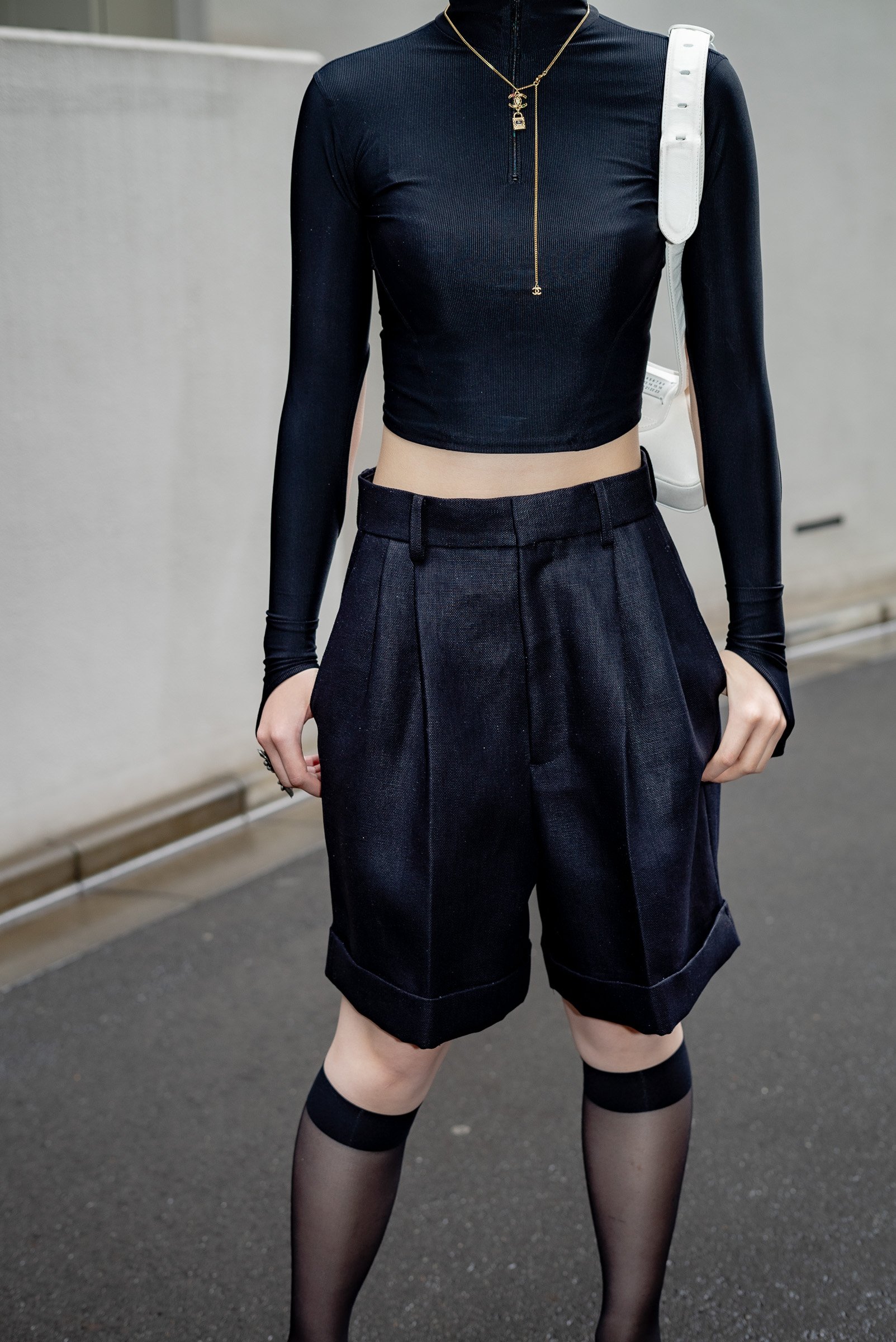 ビューティフルピープルのショートパンツ を着用した女性モデル