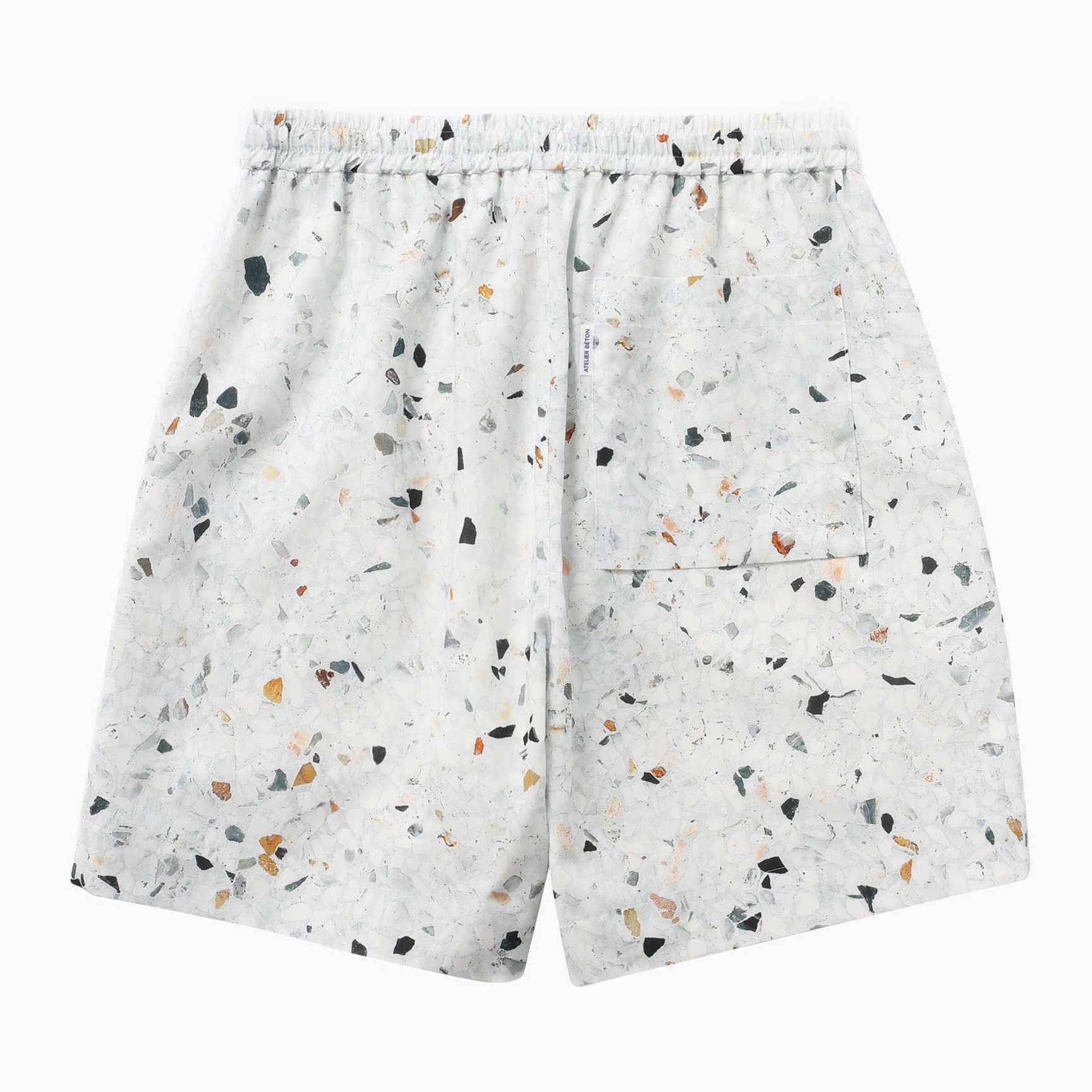 柄のハーフパンツのバック部分