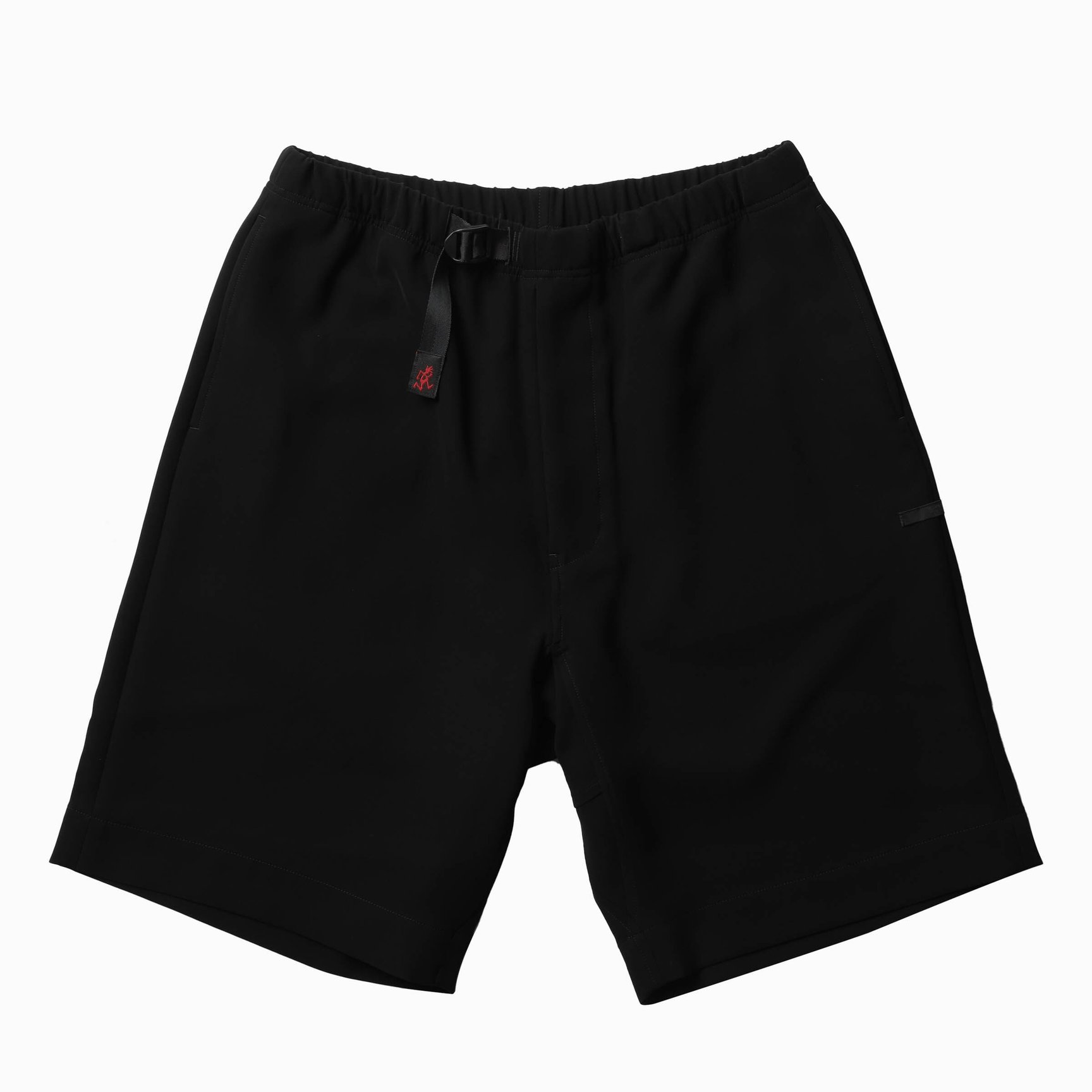 ブラックのハーフパンツ