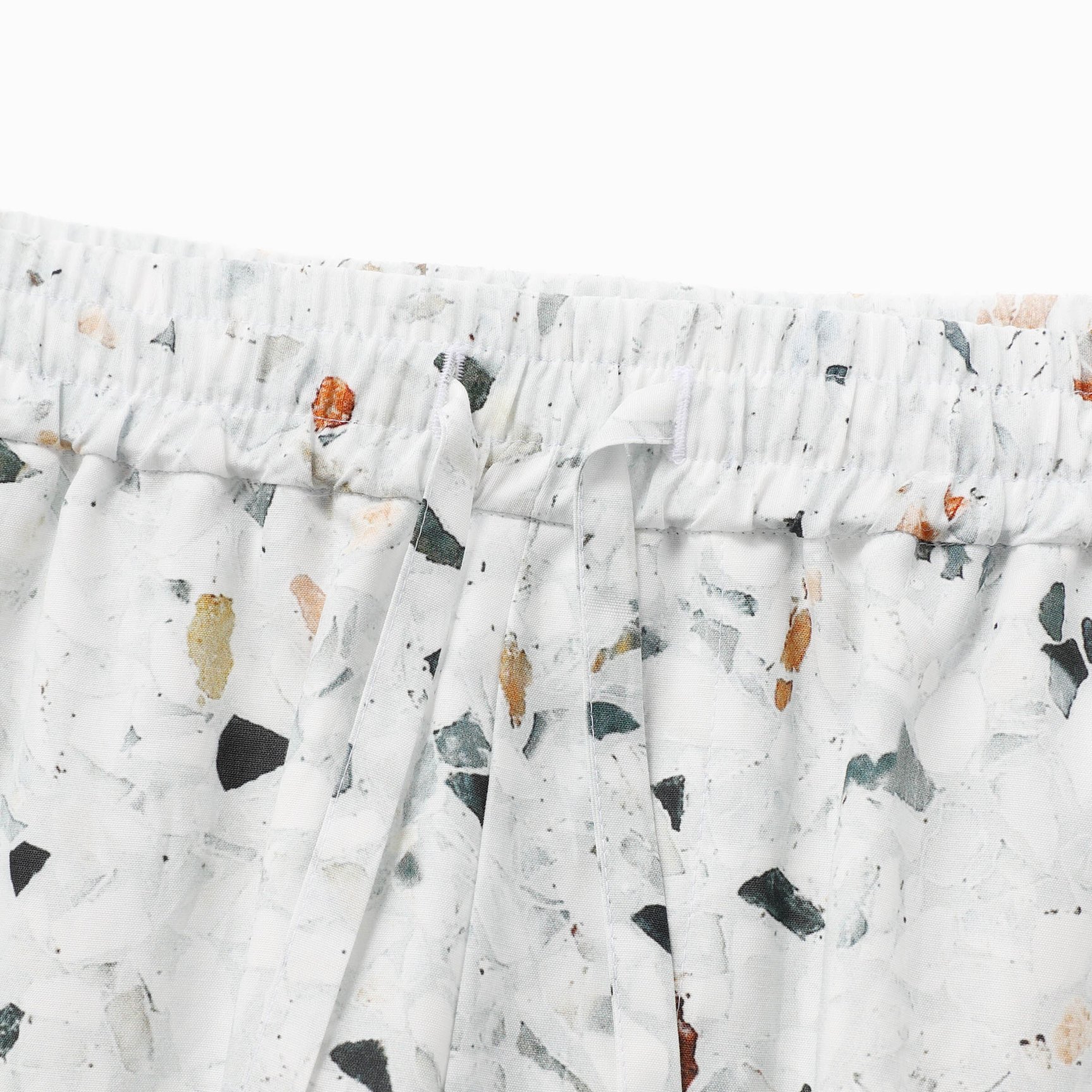 柄のハーフパンツのウエスト部分