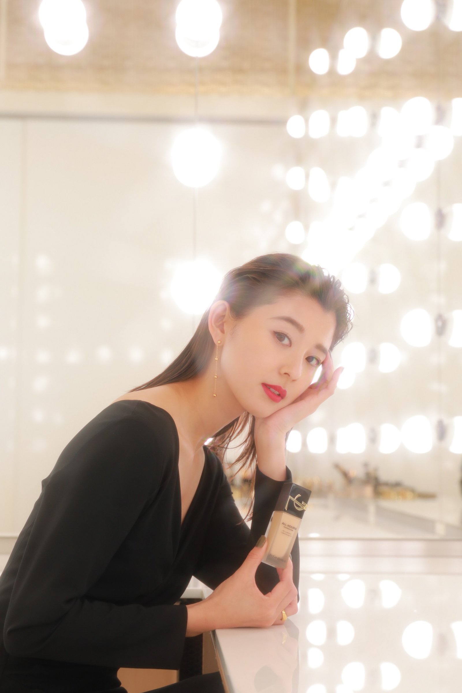 YSLイベントに来場した朝比奈彩の画像