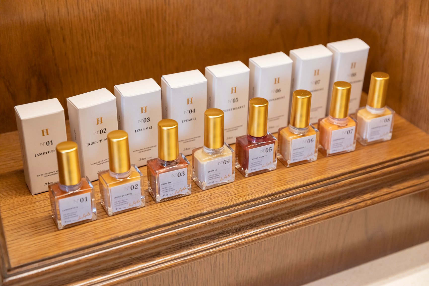 小嶋陽菜の「House of Herme」が公開