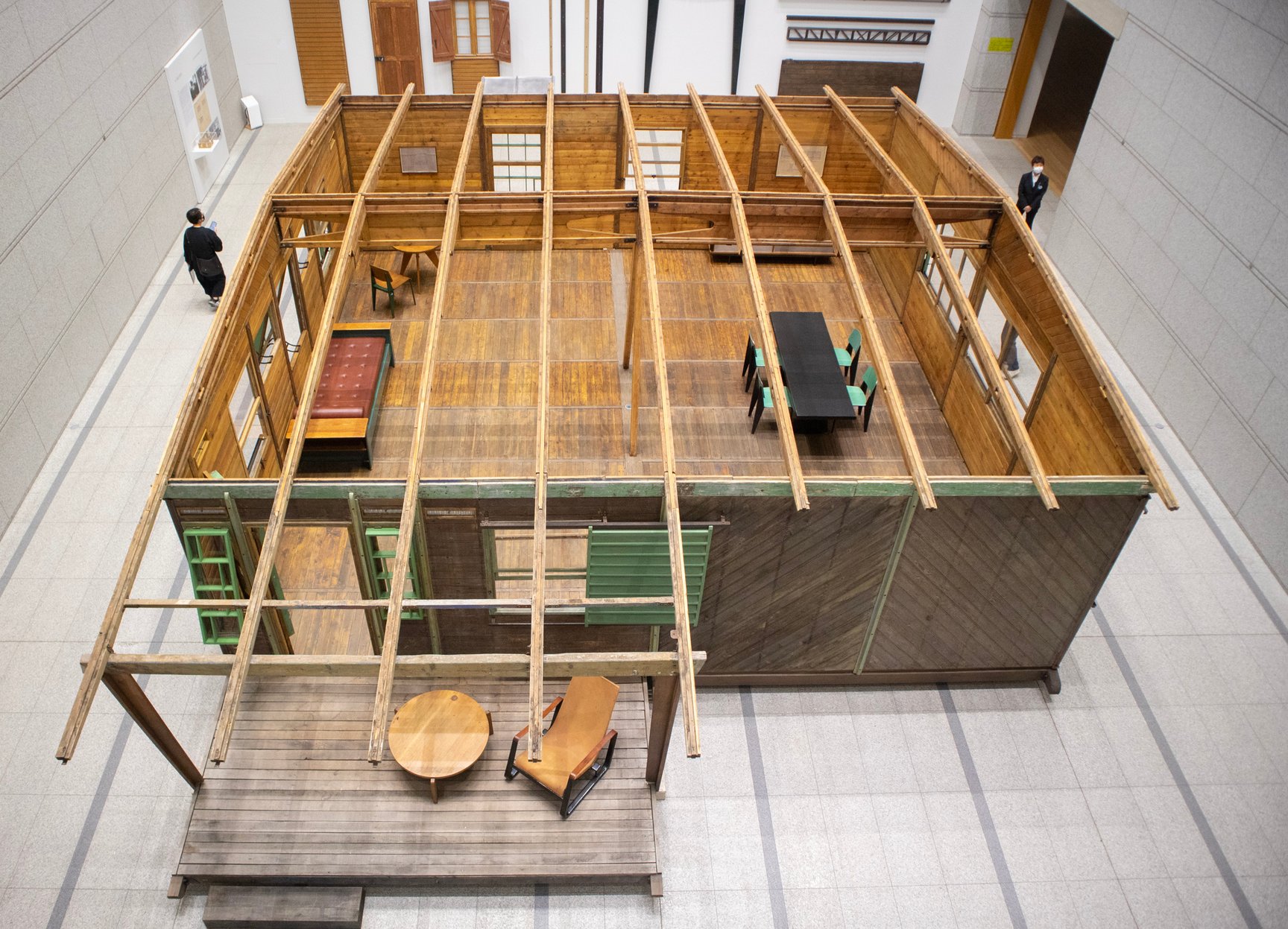 ジャン・プルーヴェ展 椅子から建築まで