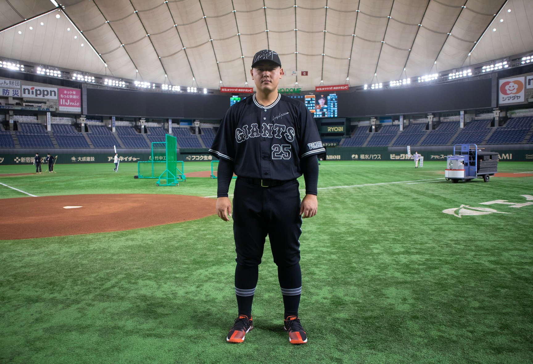 読売ジャイアンツとヨウジヤマモトのコラボユニフォーム