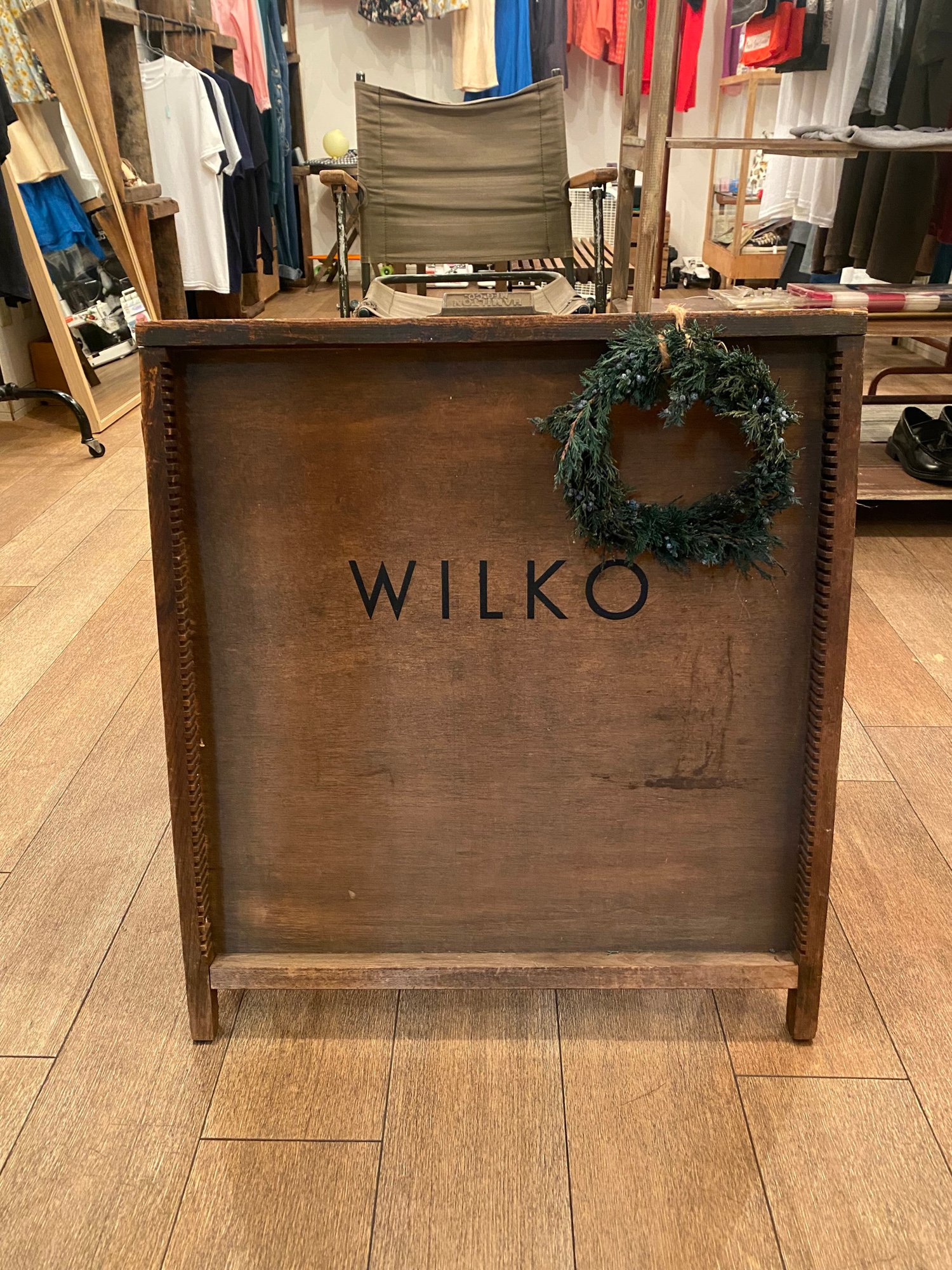 古着屋「WILKO」の店内の看板