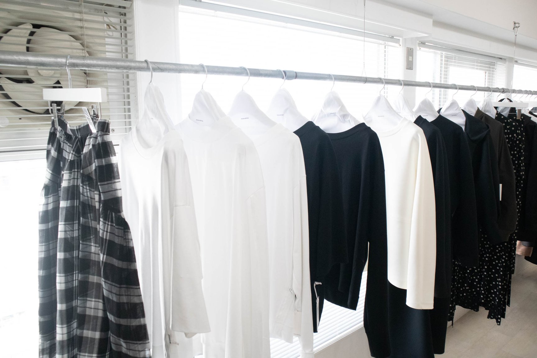 山谷政、佐々木幹子、田島香織の3人が手掛けるブランド「エムティーモデリスト」のデビューコレクション