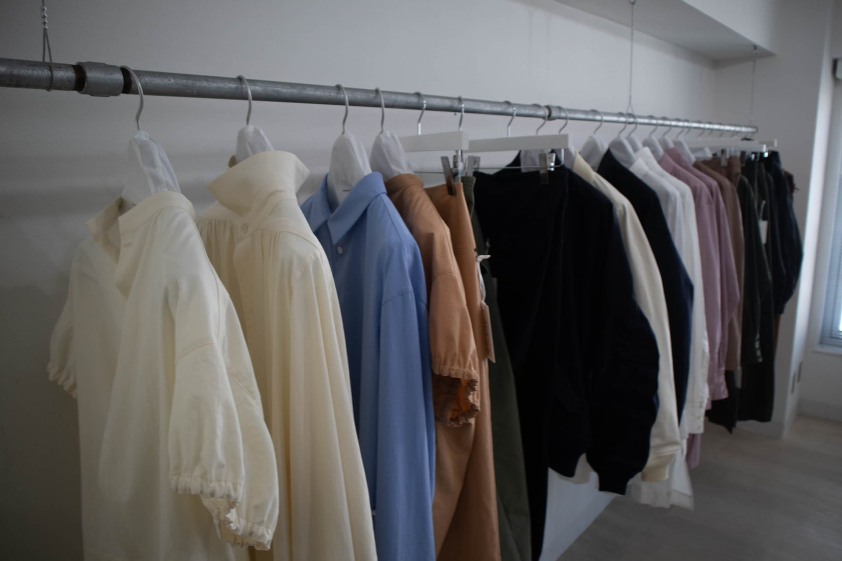 山谷政、佐々木幹子、田島香織の3人が手掛けるブランド「エムティーモデリスト」のデビューコレクション