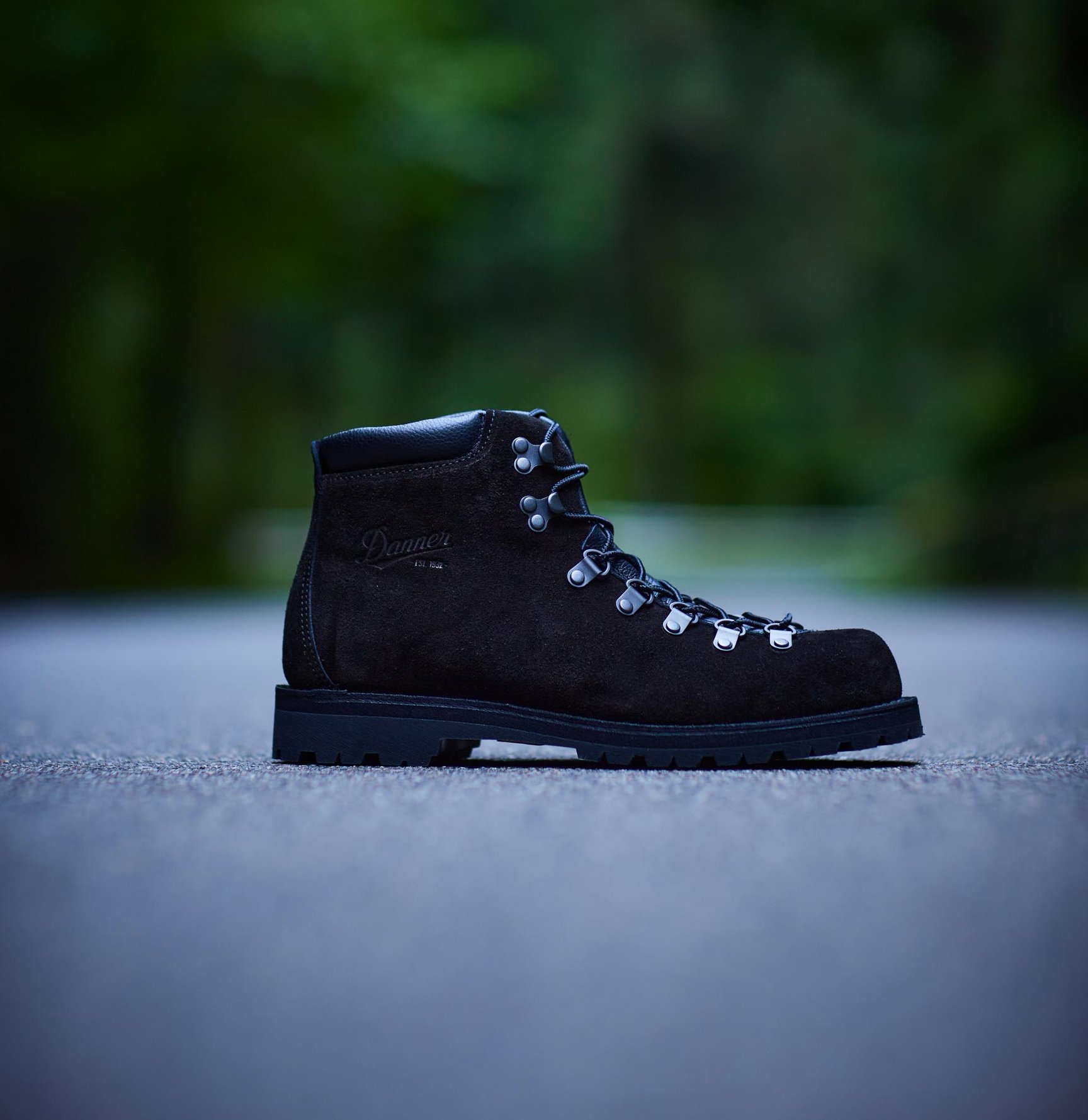 ダナーのD4213のブラックスエード