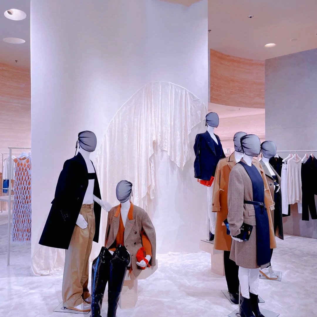 上海にあるメゾン マルジェラ旗艦店の内部