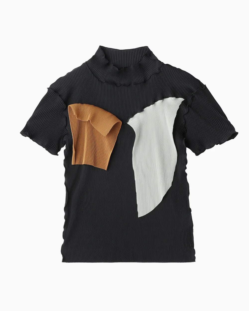 ブラックのプリーツトップス