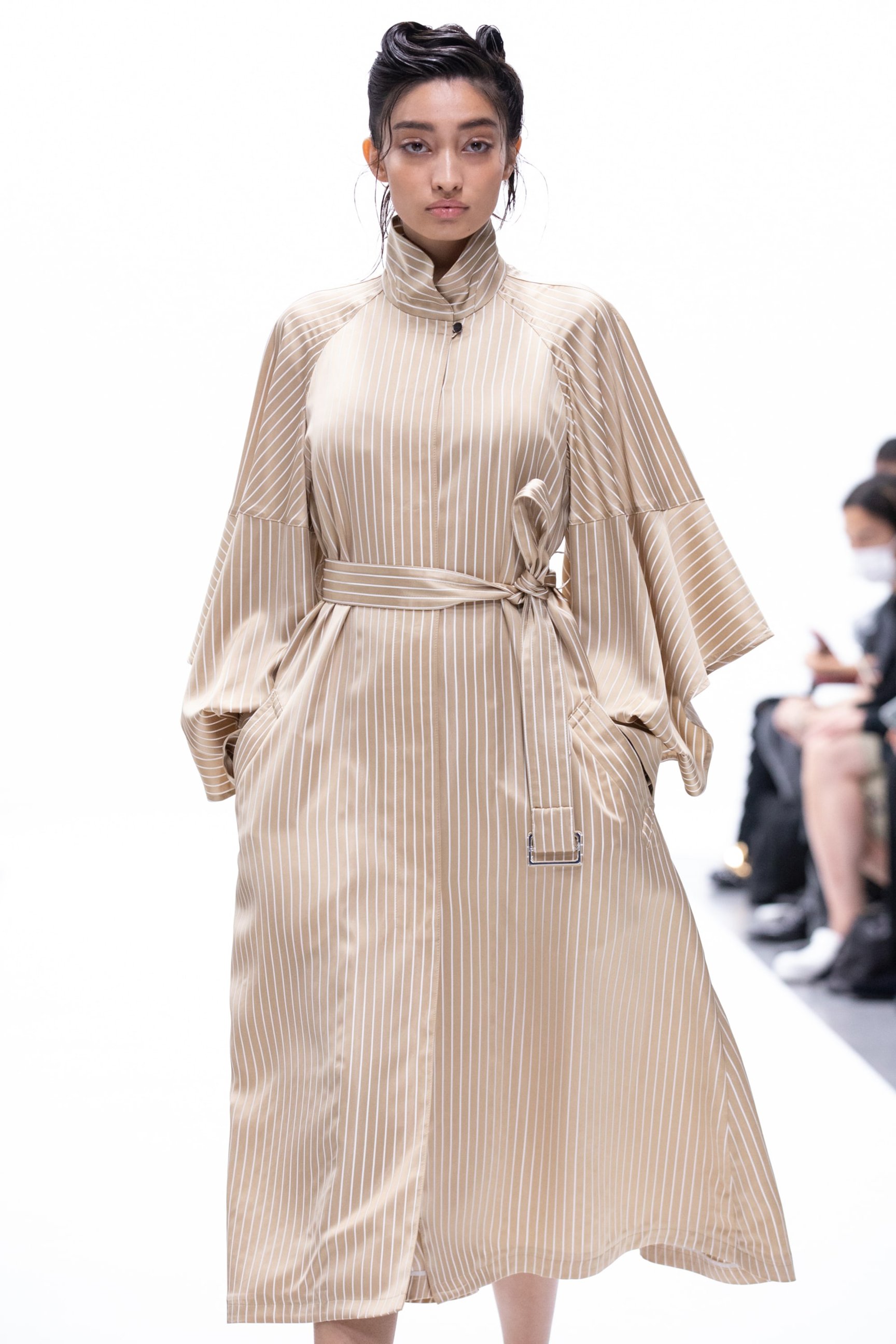 サポート サーフェス」が2年ぶりのショー 最低限の縫製で魅せる