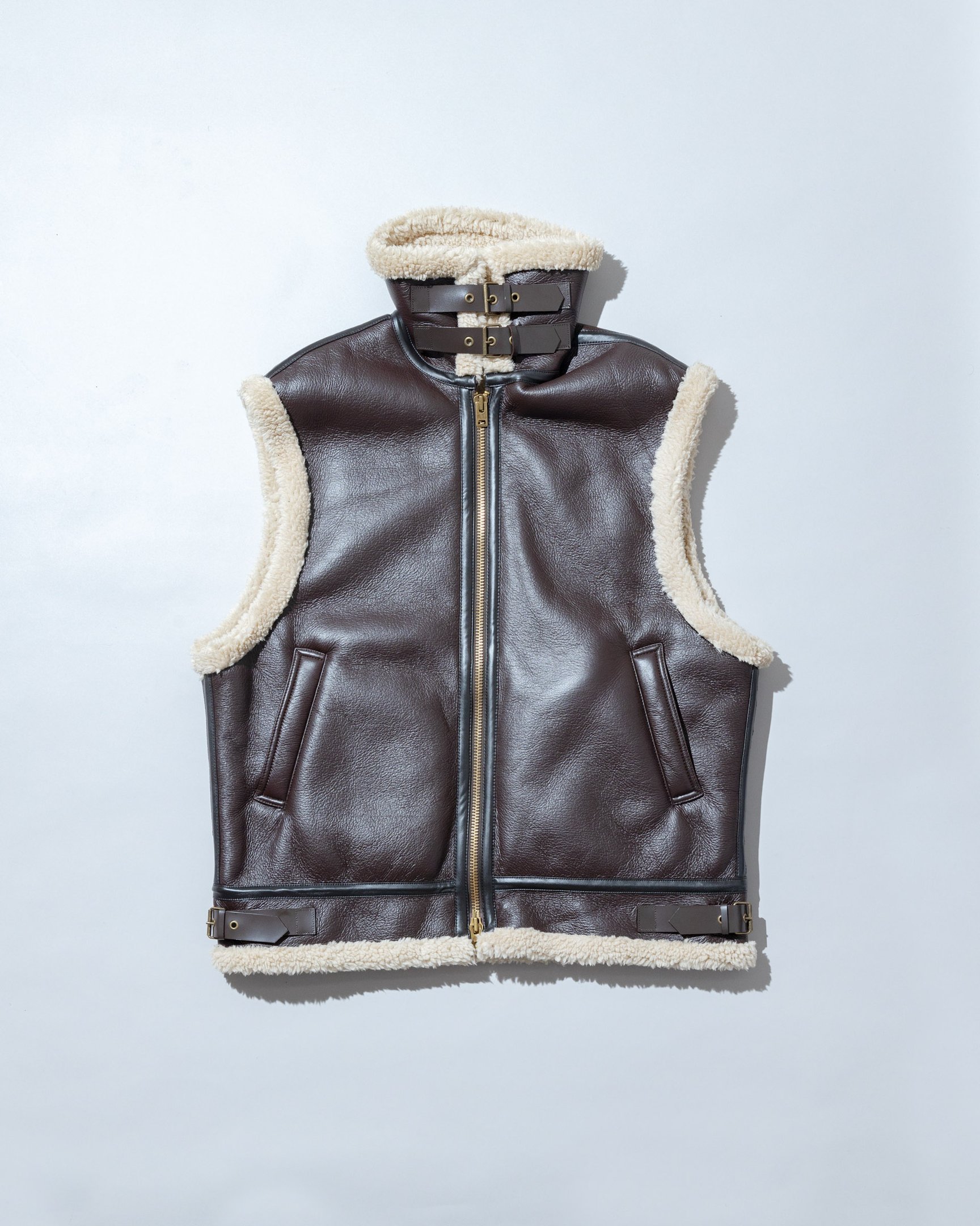 アンスクリアのレザーベスト