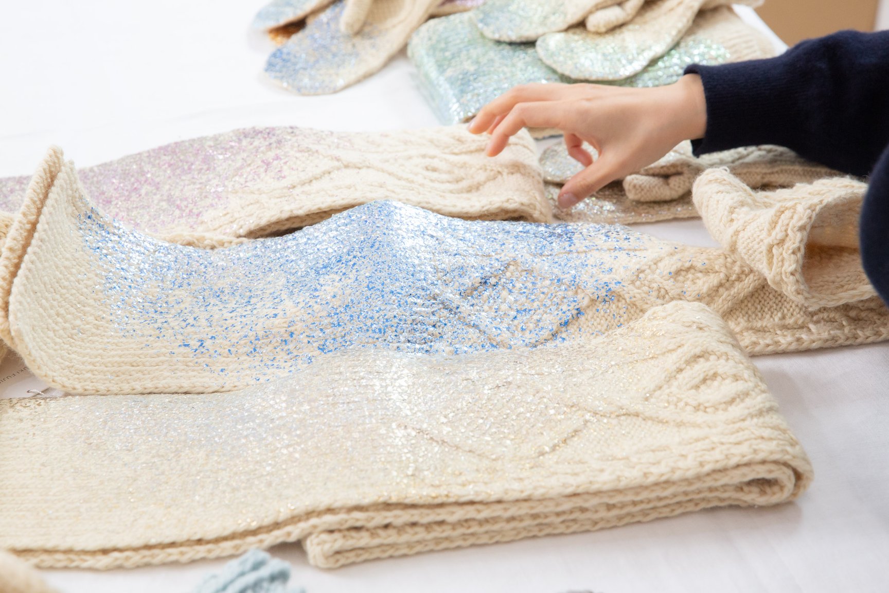 グリーンの箔付きマフラー