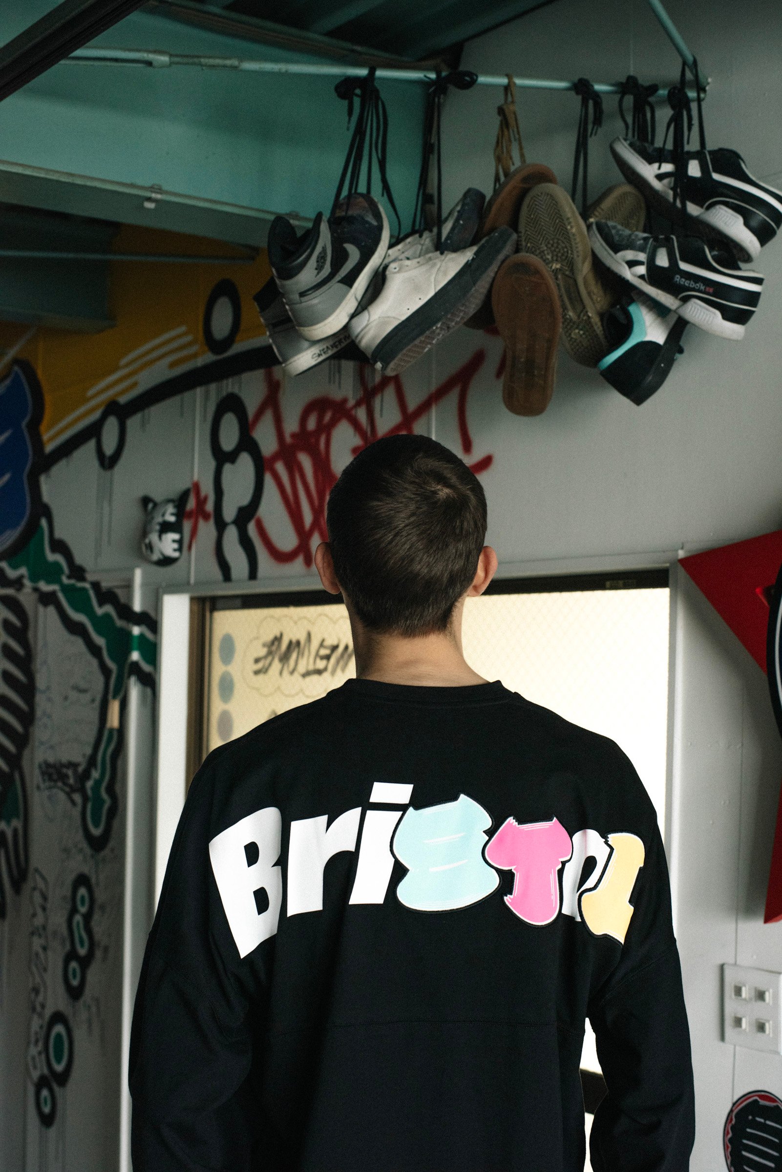 F.C.R.B.とSNEAKERWOLFのコラボアイテム