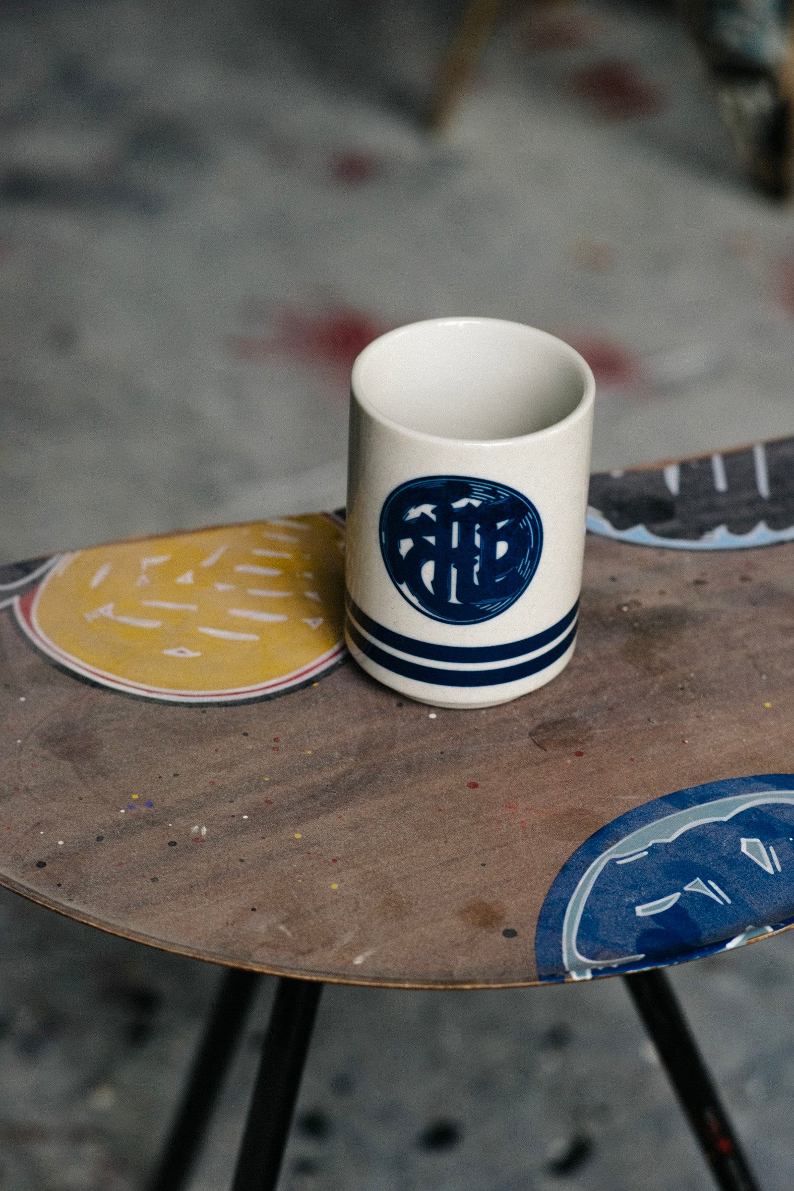 F.C.R.B.とSNEAKERWOLFのコラボアイテム