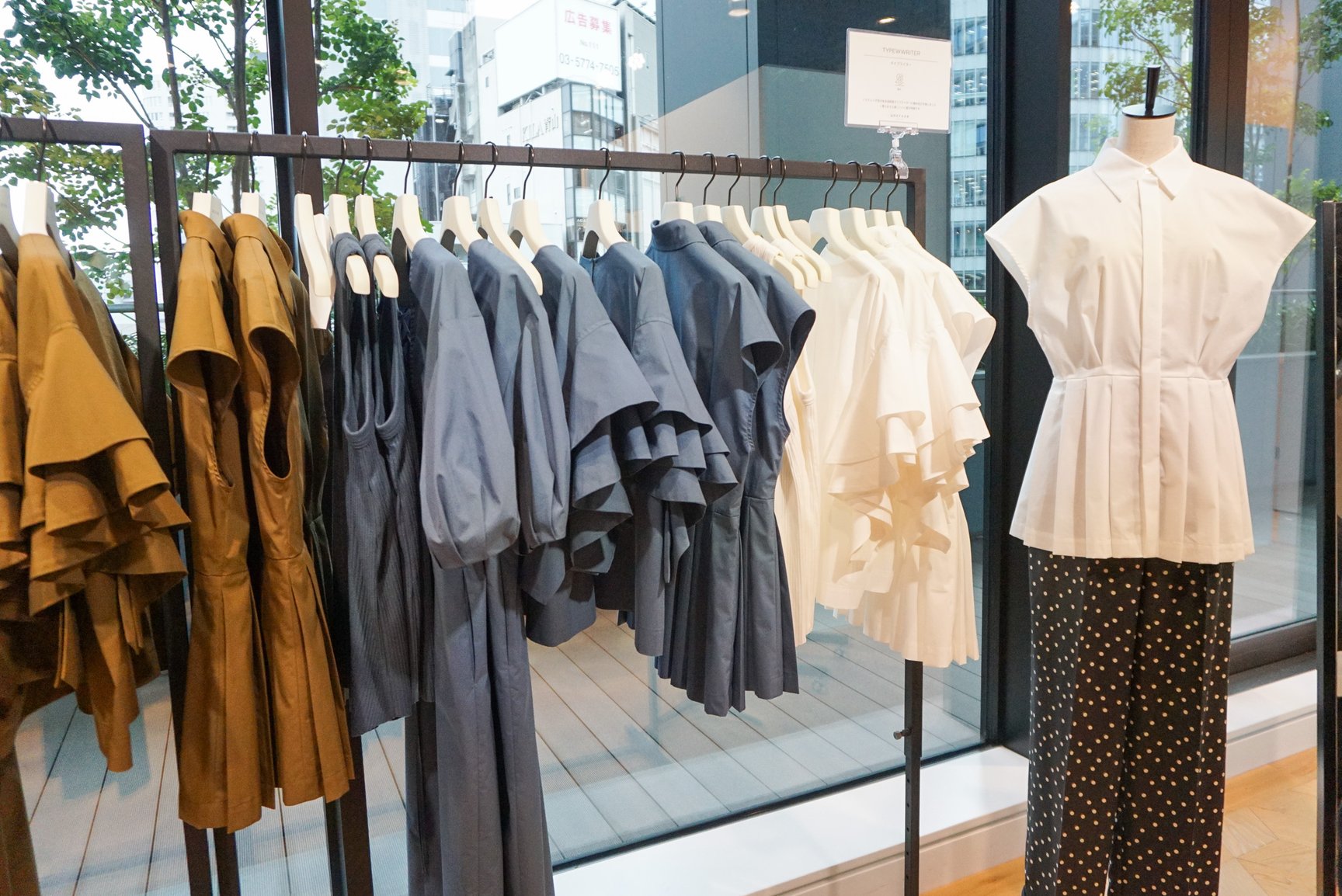 「アンクレイヴ」2023年春夏シーズンの展示会より