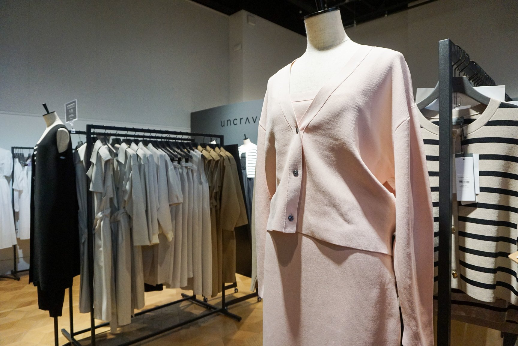 「アンクレイヴ」2023年春夏シーズンの展示会より