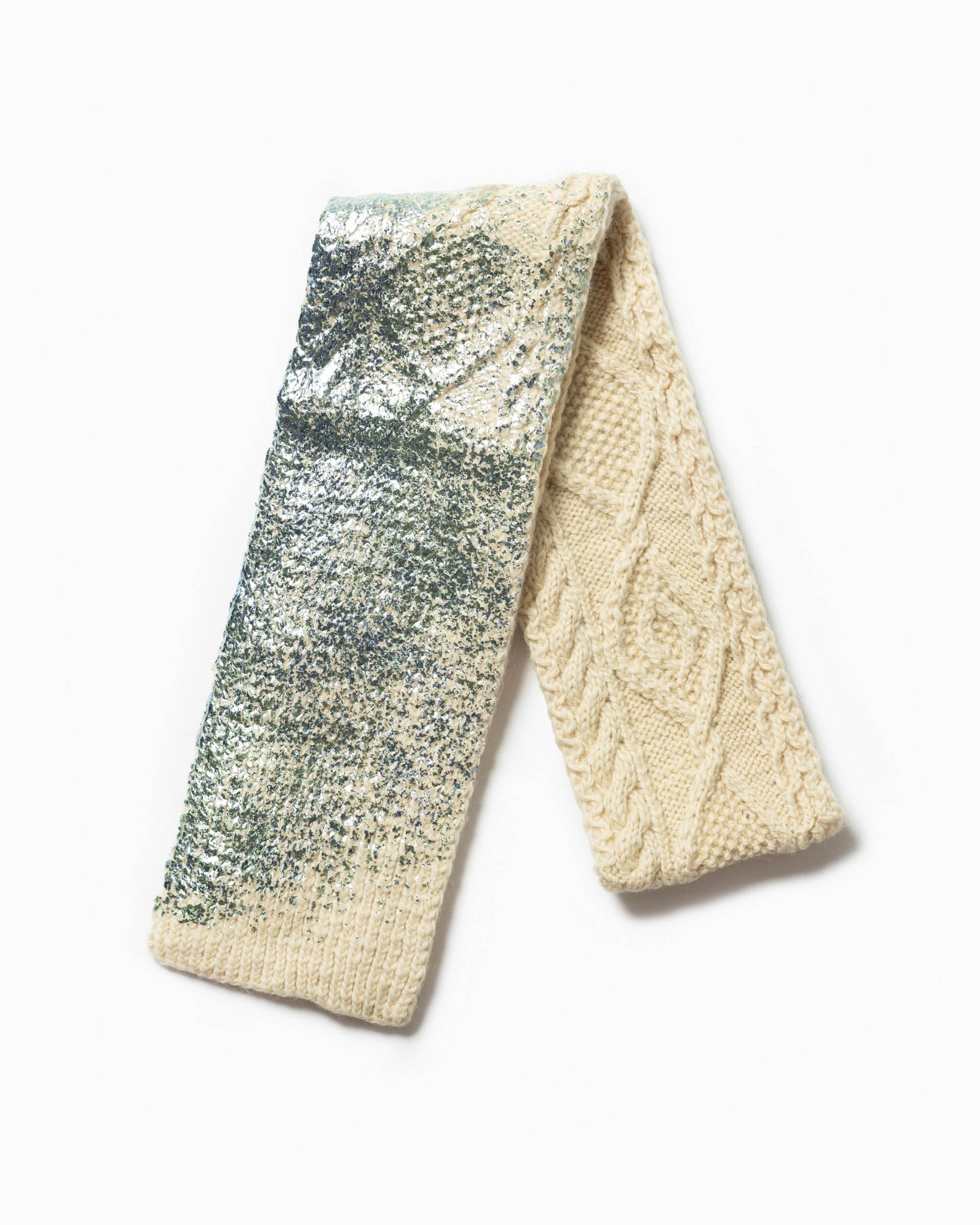 箔付きのマフラー