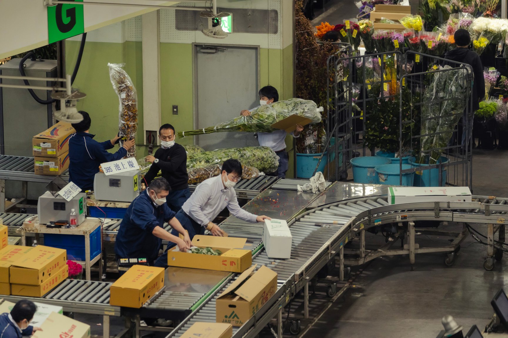 バンタンデザイン研究所の学生たちが挑む、服作りの舞台裏