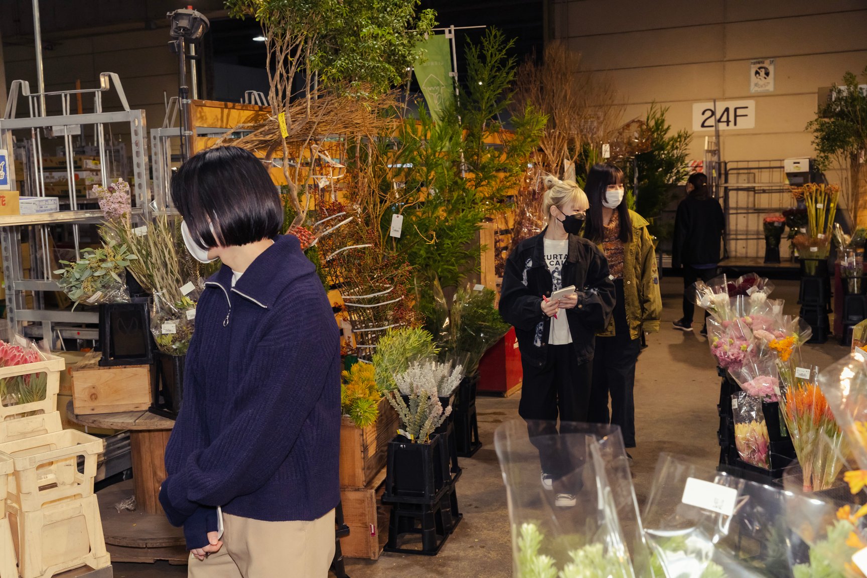 バンタンデザイン研究所の学生たちが挑む、服作りの舞台裏