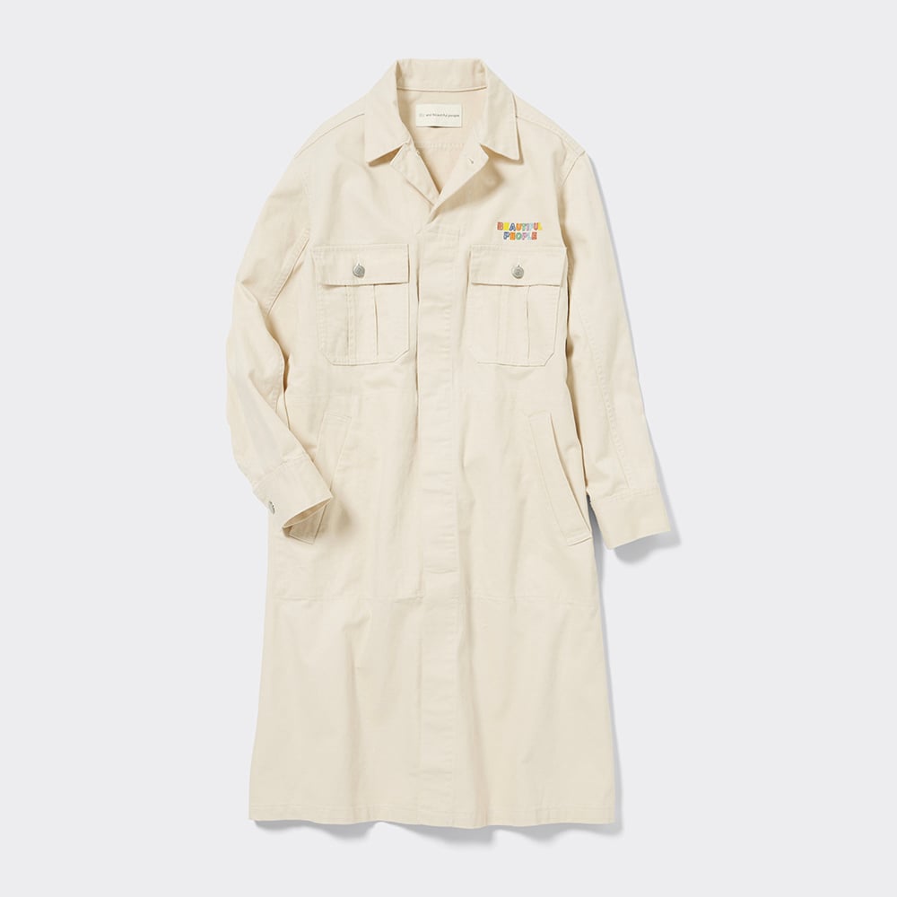 アイボリーのコート